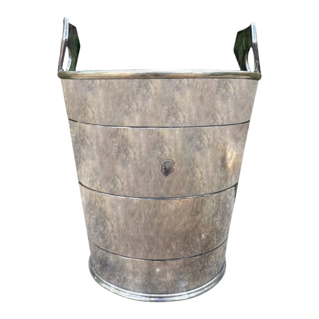 19th Century English Nickel Silver Champagne Bucket: 19th Century English Nickel Silver Champagne Bucket. Offered is a handsome late 19th-early 20th century English Edwardian champagne or wine cooler or wine chiller created of nickel silver. A