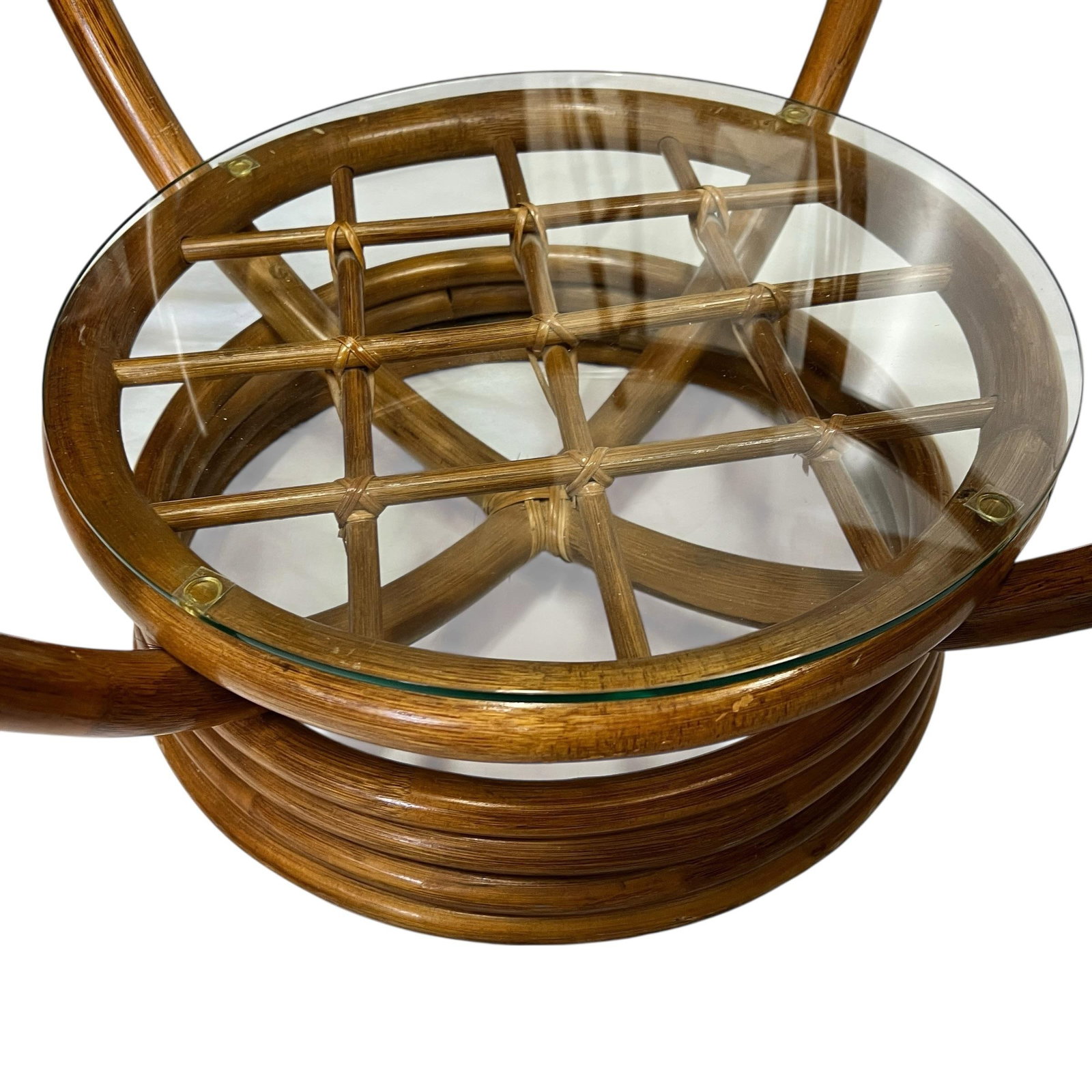 Vintage 1970s Italian Modern Style Round Glass and Rattan Coffee Side Table - 3