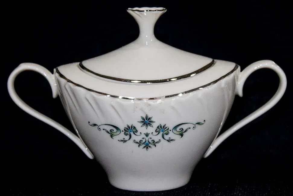 1980s Lenox China Melissa Pattern - Service for 8 - 4