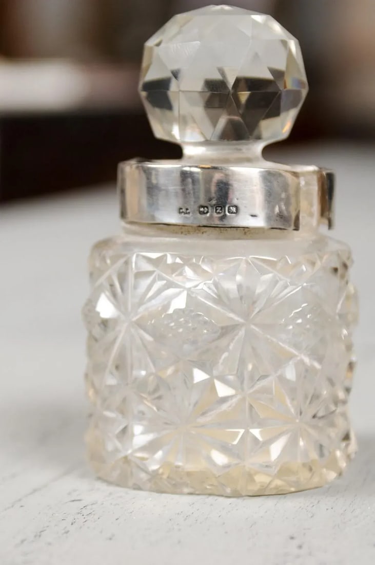 19th Century English Crystal and Silver Jug - 10