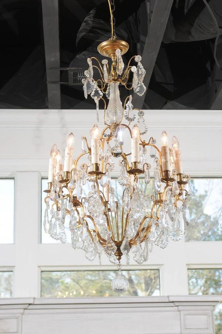 French Late 19th Century Crystal 12-Light Chandelier with Brass Armature - 6