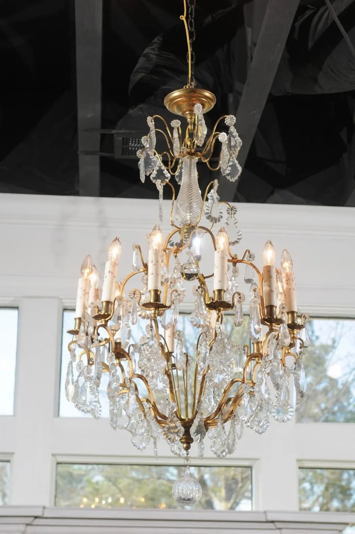 French Late 19th Century Crystal 12-Light Chandelier with Brass Armature - 7