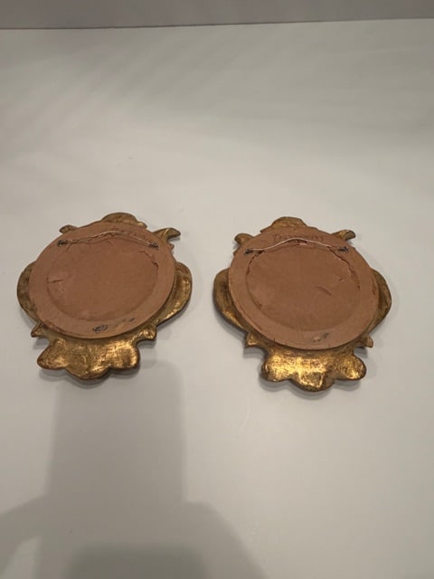 Lion Motif Crests in Gilded Frames -a Pair - 6