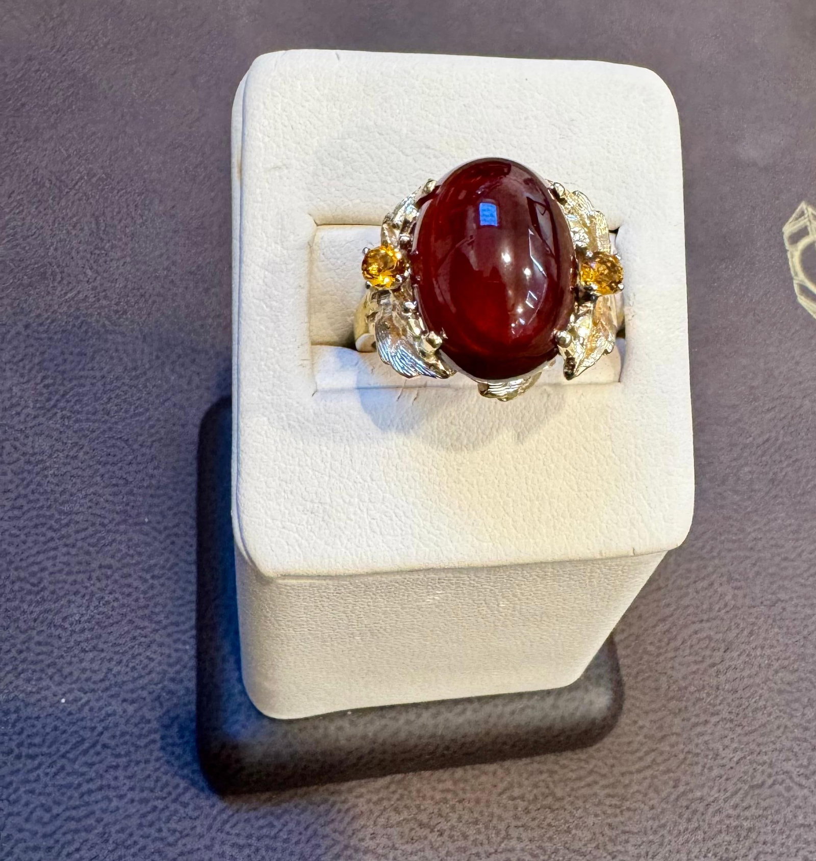10.5 Carat Oval Garnet Cabochon 14 Karat Yellow Gold Cocktail Ring Vintage - 17