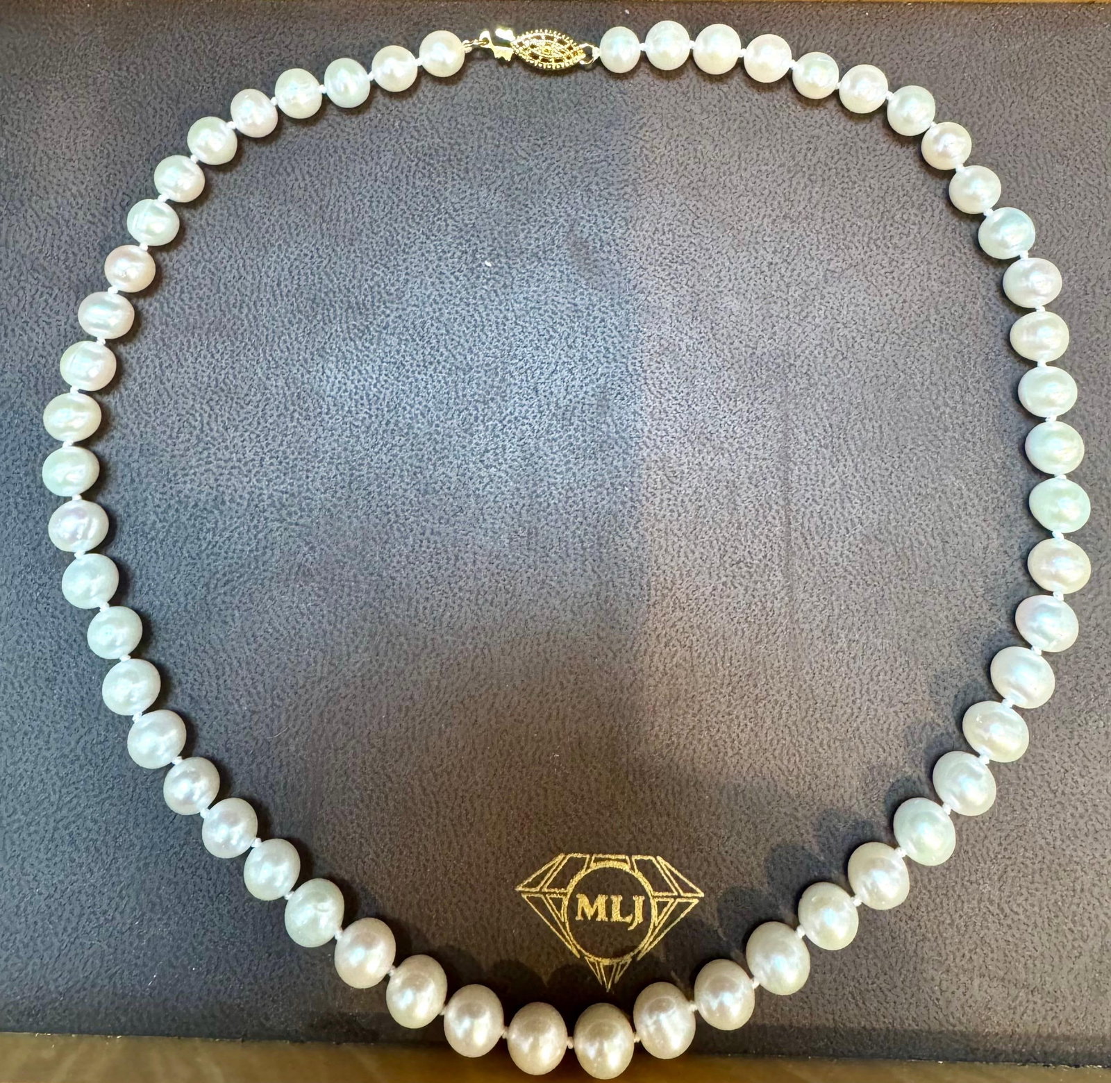 Vintage Cultured Akoya Pearl Necklace Length 18" , 14 Karat Yellow Gold - 14