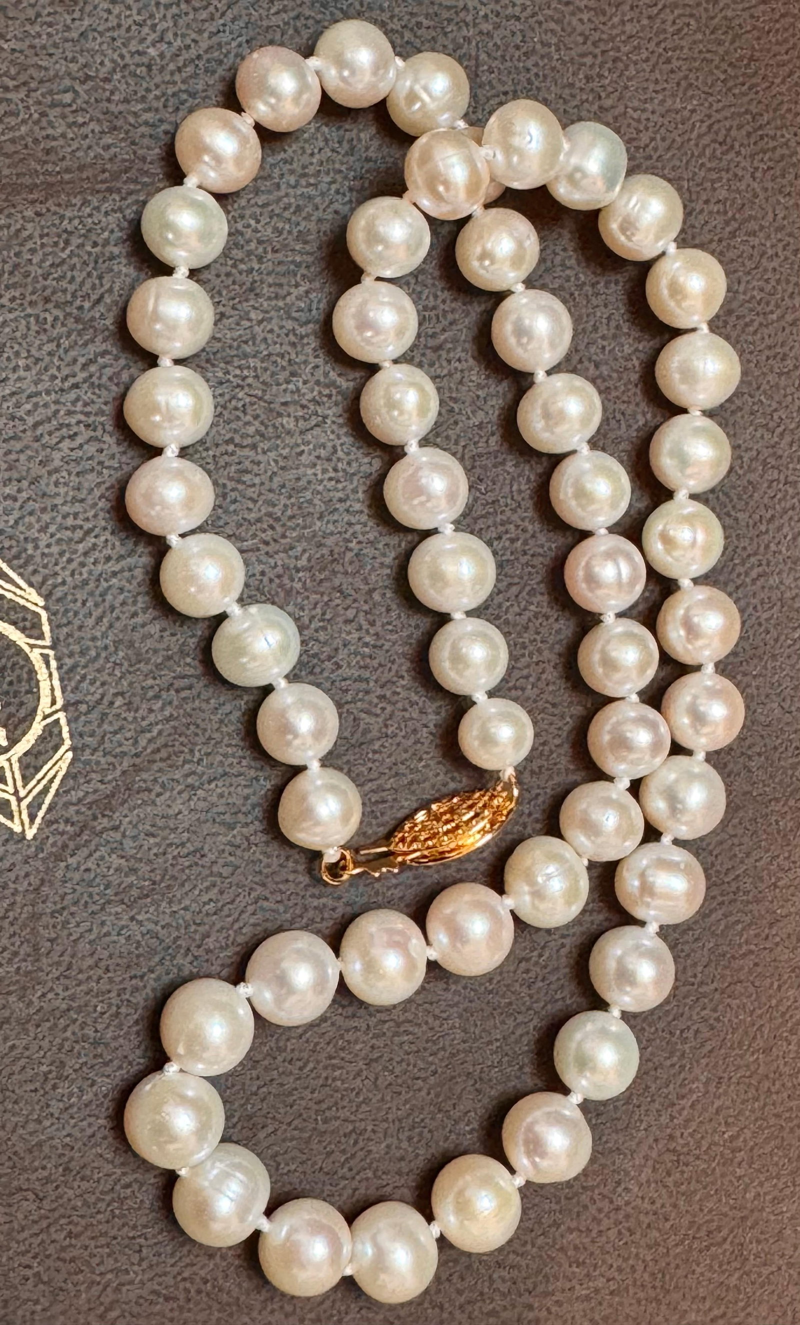 Vintage Cultured Akoya Pearl Necklace Length 18" , 14 Karat Yellow Gold - 2