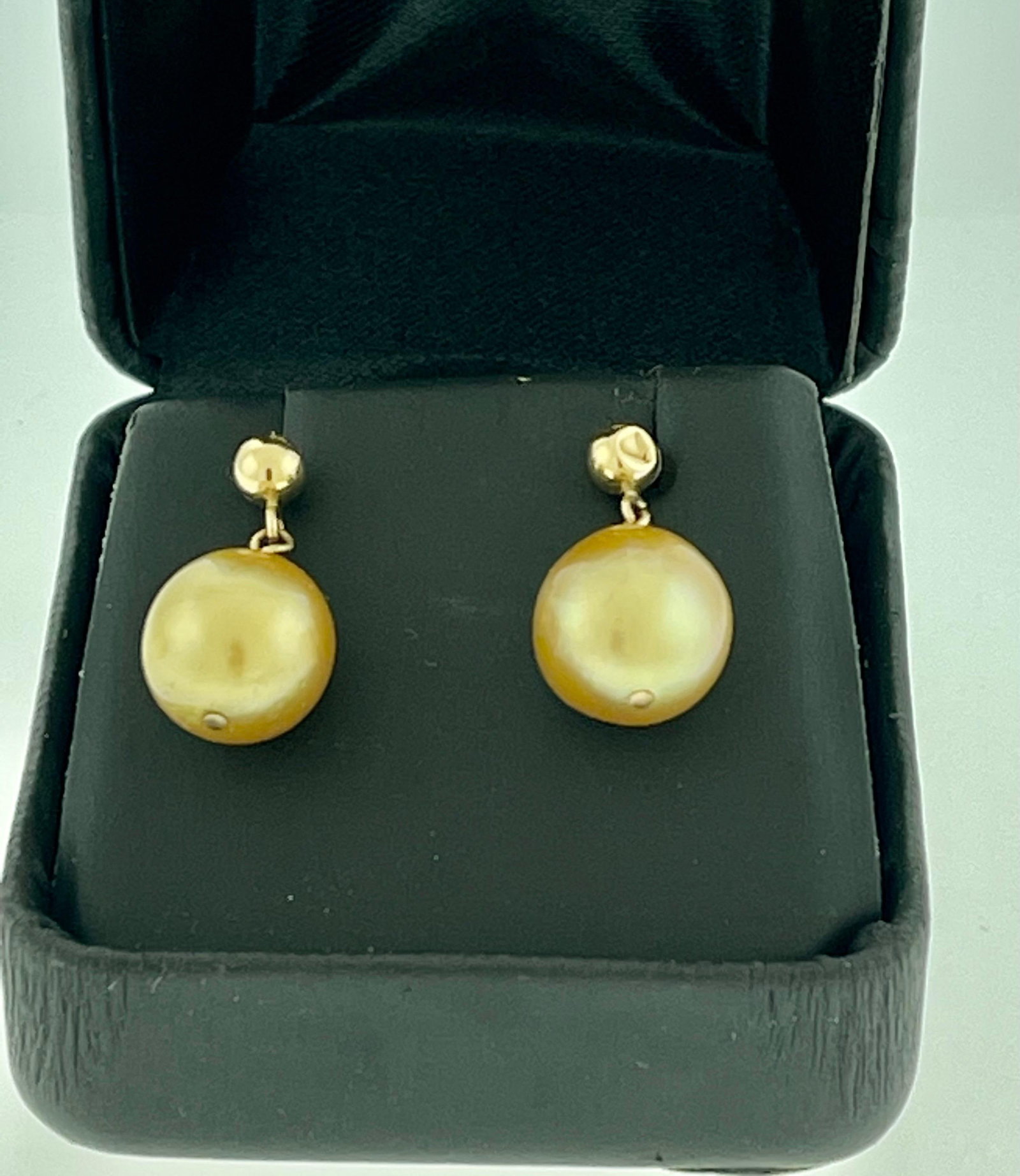 Golden South Sea Pearl Dangling Earrings 14 Karat Yellow Gold - 4