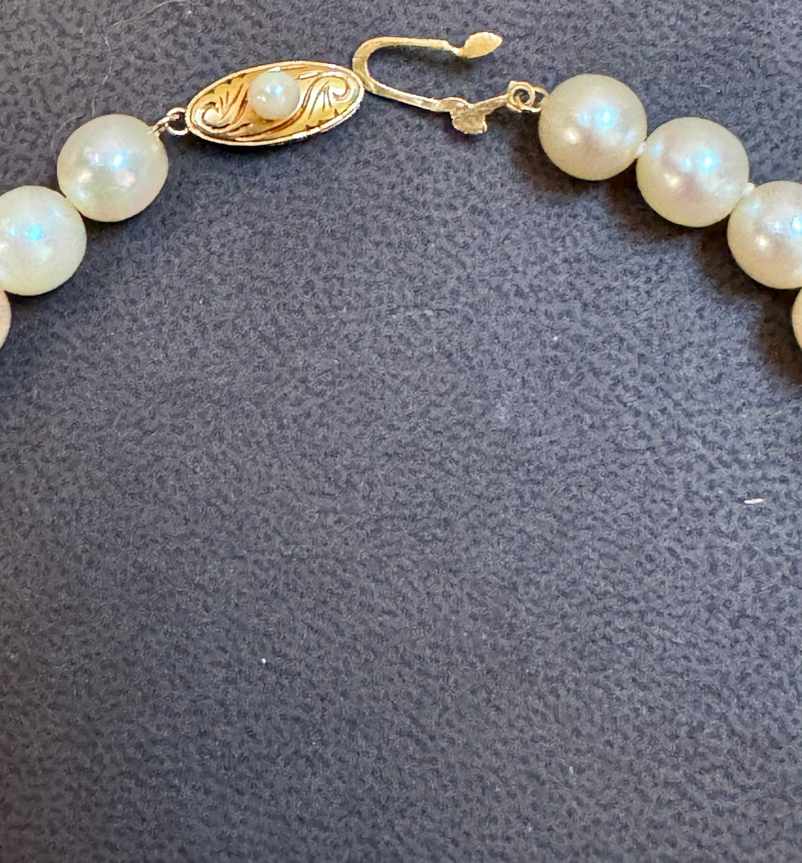 Vintage Cultured Akoya Pearl Necklace Length 14" , 18 Karat Yellow Gold Clasp - 13