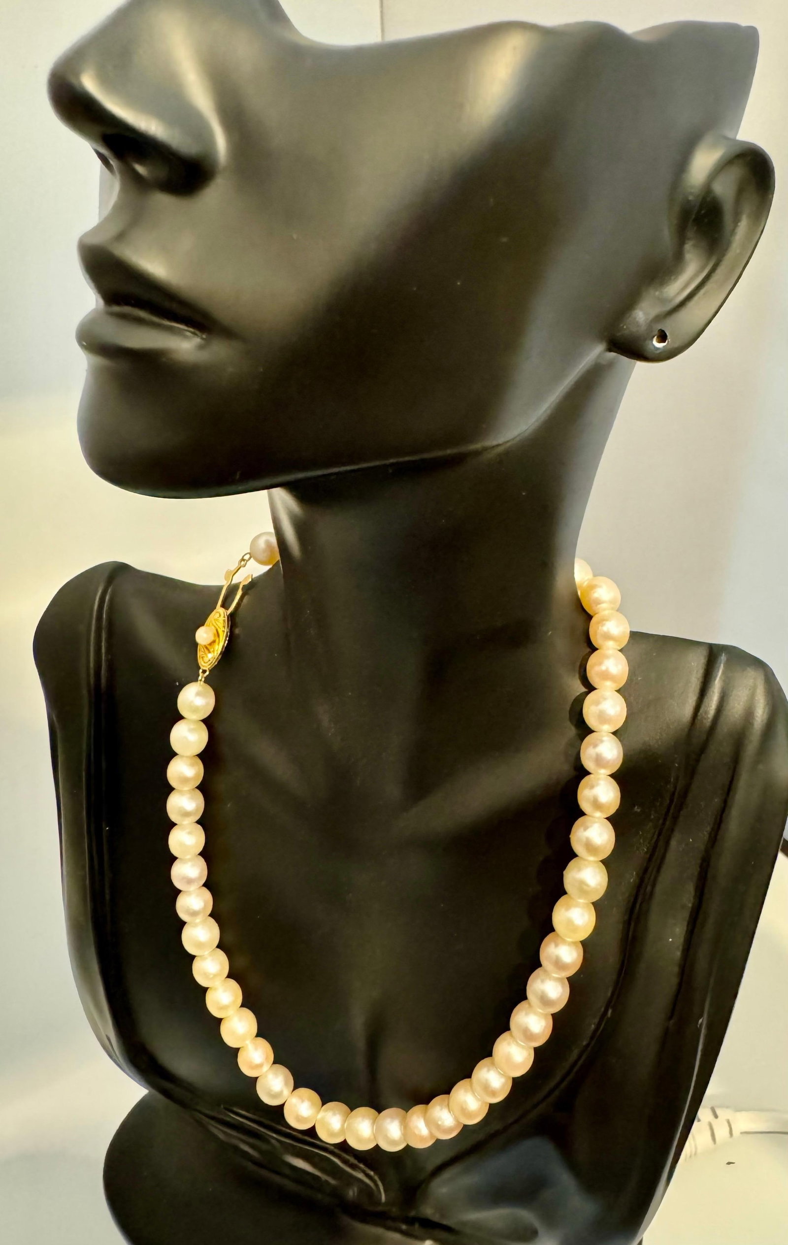 Vintage Cultured Akoya Pearl Necklace Length 14" , 18 Karat Yellow Gold Clasp - 6