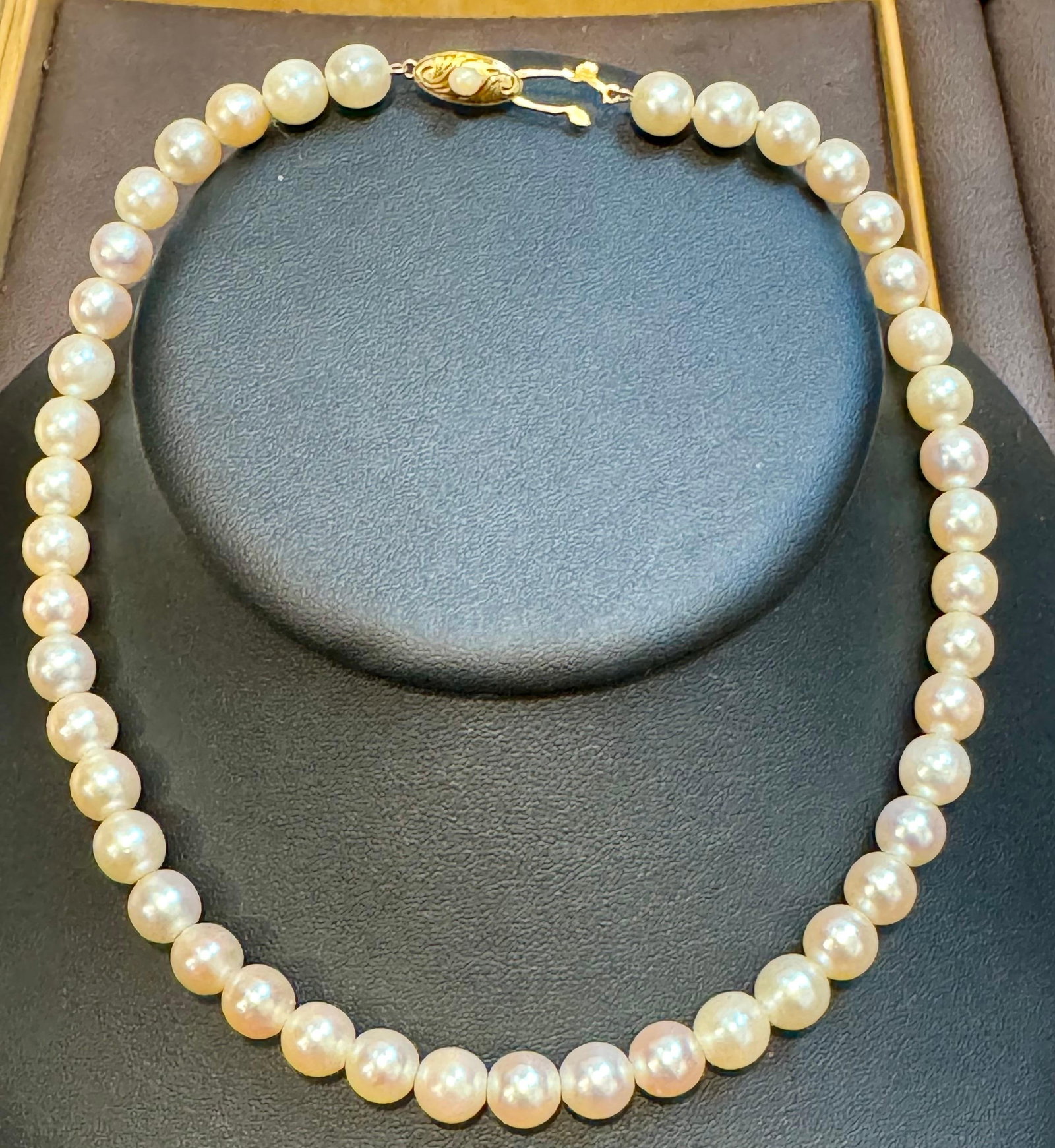 Vintage Cultured Akoya Pearl Necklace Length 14" , 18 Karat Yellow Gold Clasp - 7
