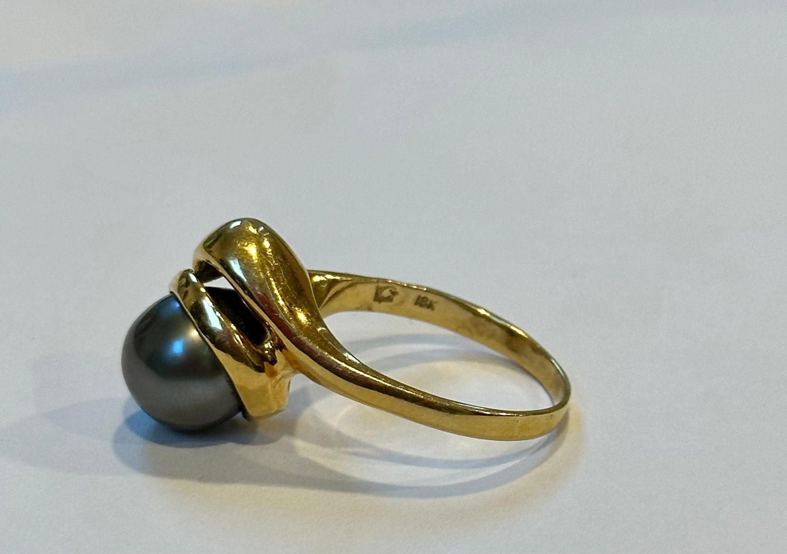 Black Tahitian Pearl 9.3 MM Cocktail Ring 18 Karat Yellow Gold - 14