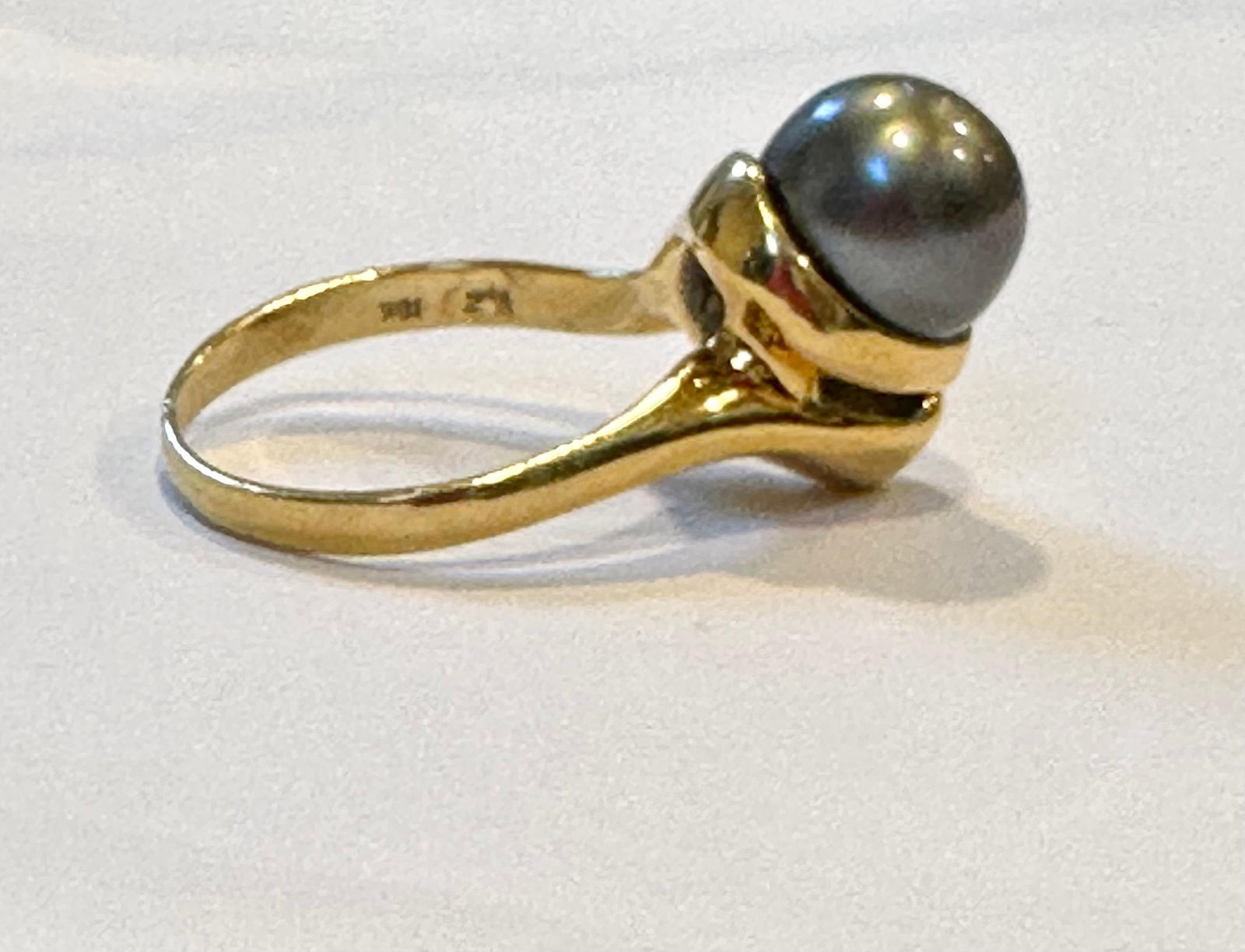 Black Tahitian Pearl 9.3 MM Cocktail Ring 18 Karat Yellow Gold - 17