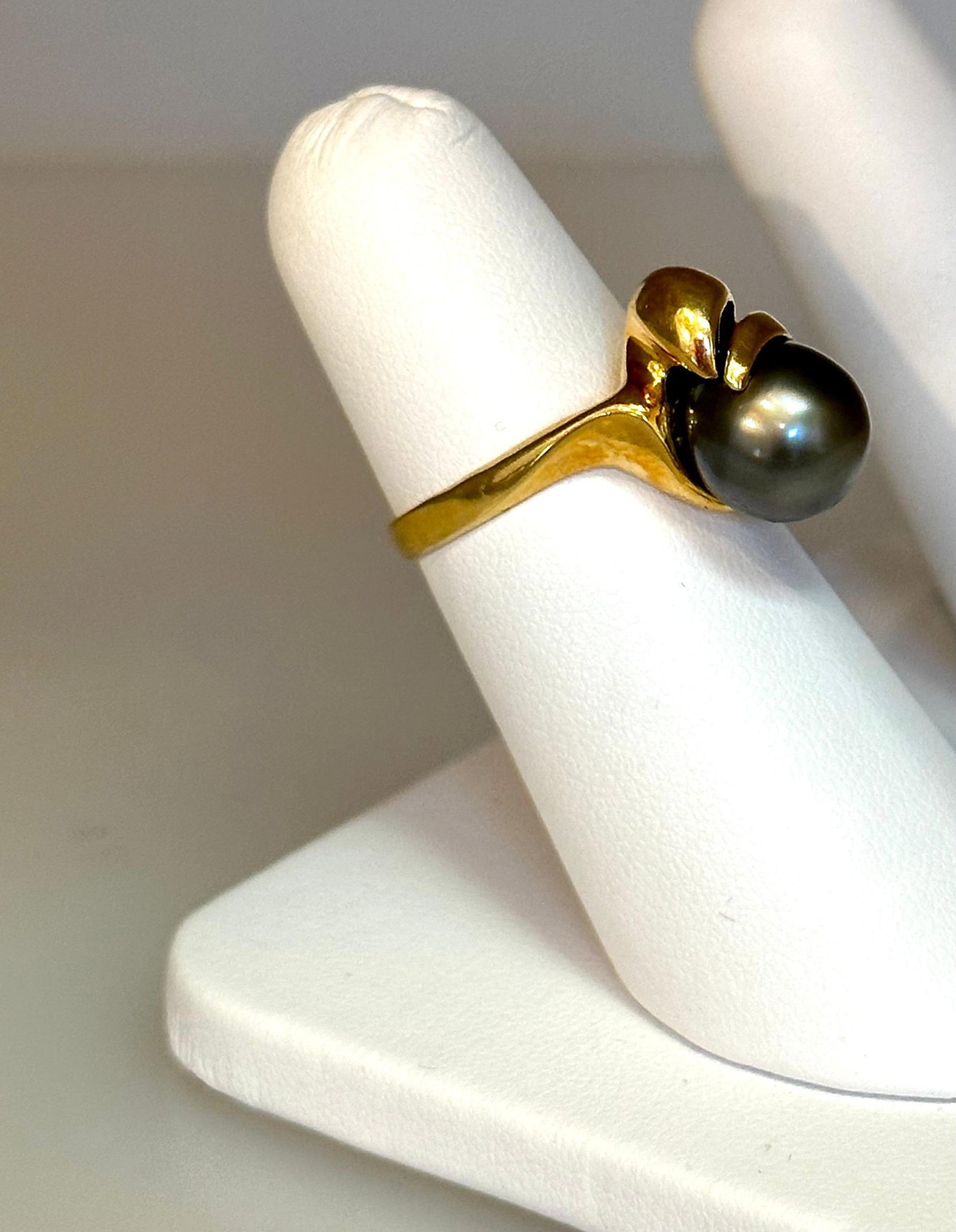 Black Tahitian Pearl 9.3 MM Cocktail Ring 18 Karat Yellow Gold - 6
