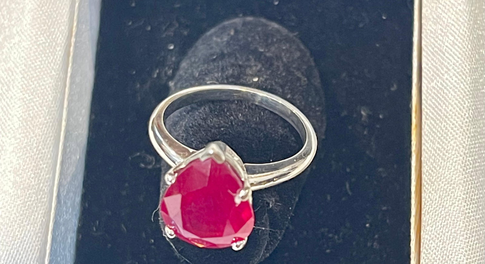 Pear Shape 4.5 Carat Treated Ruby 14 Karat White Gold Ring - 6