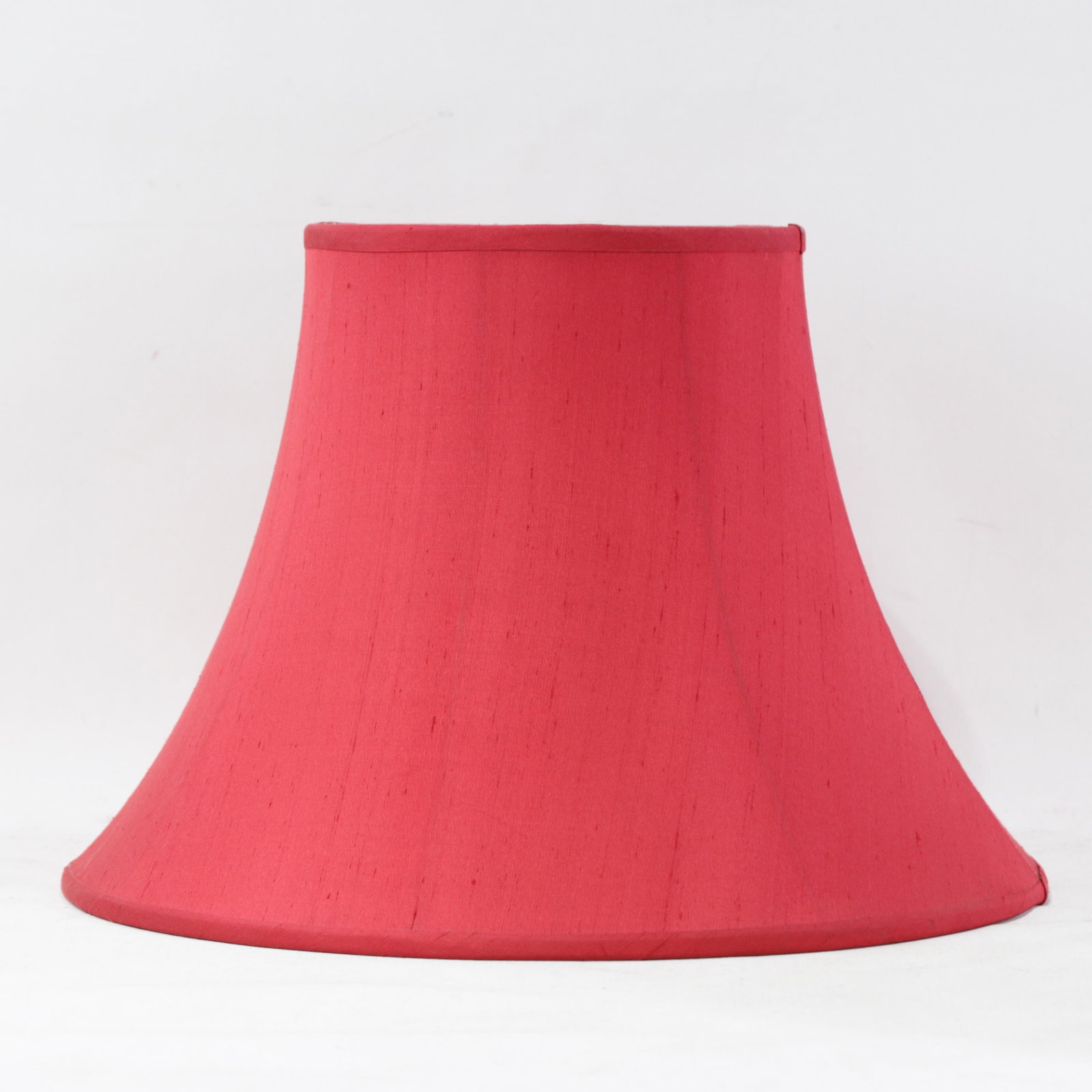 Pair of Vintage Red Textured Raw Silk Scalloped Bell Lamp Shades - 2