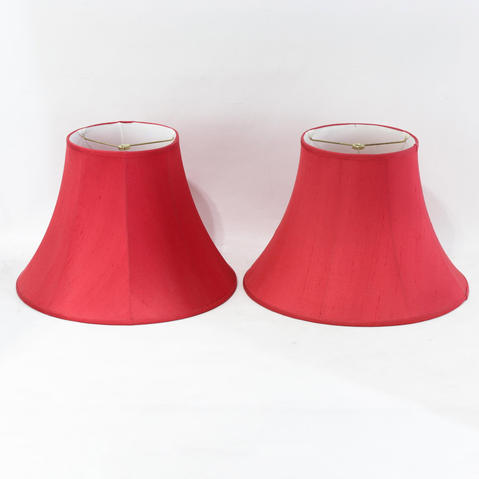 Pair of Vintage Red Textured Raw Silk Scalloped Bell Lamp Shades - 9