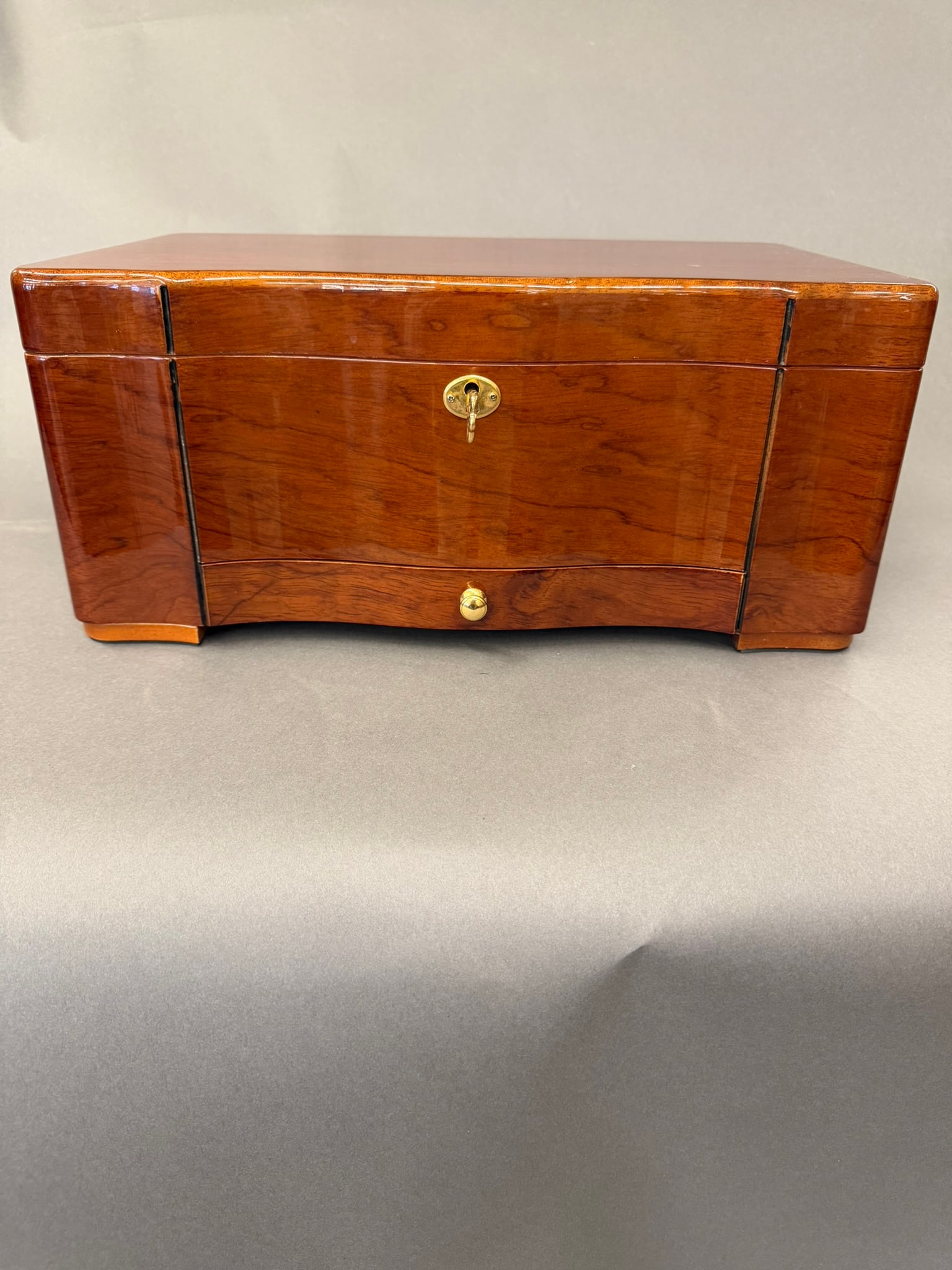 1960s Classic Mahogany Desktop Humidor - 5