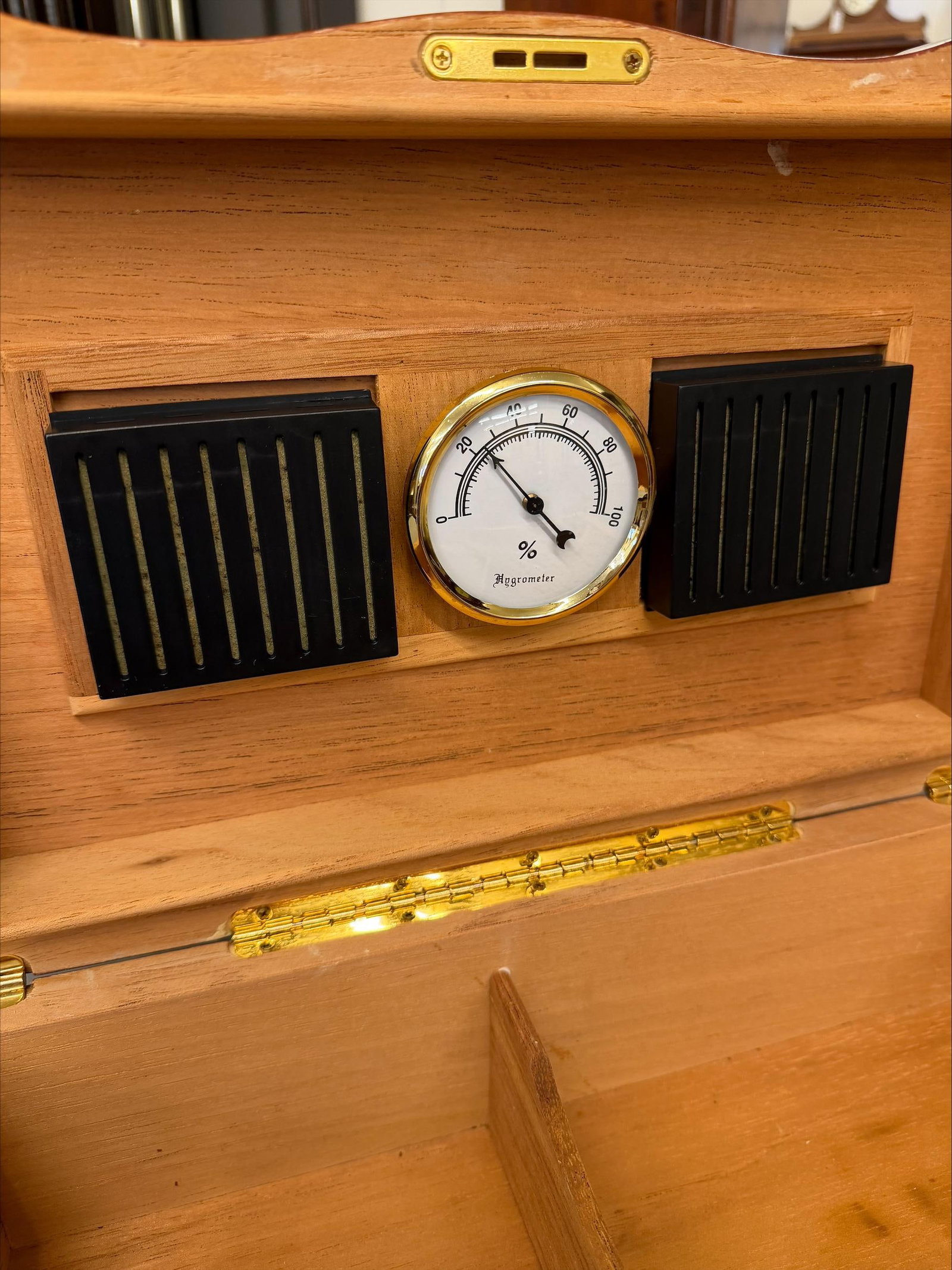 1960s Classic Mahogany Desktop Humidor - 6