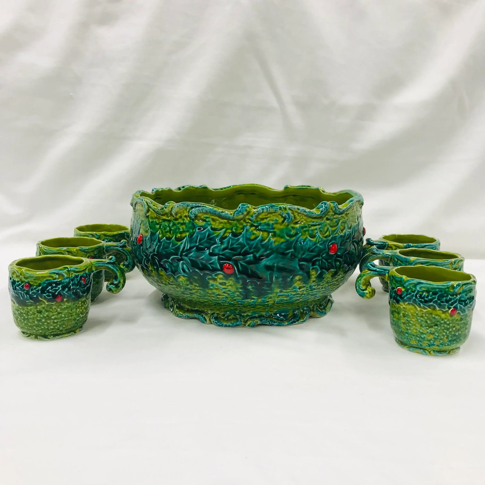 Mid Century Napcoware Holiday Holly Berries Punchbowl With 6 Cups - 2