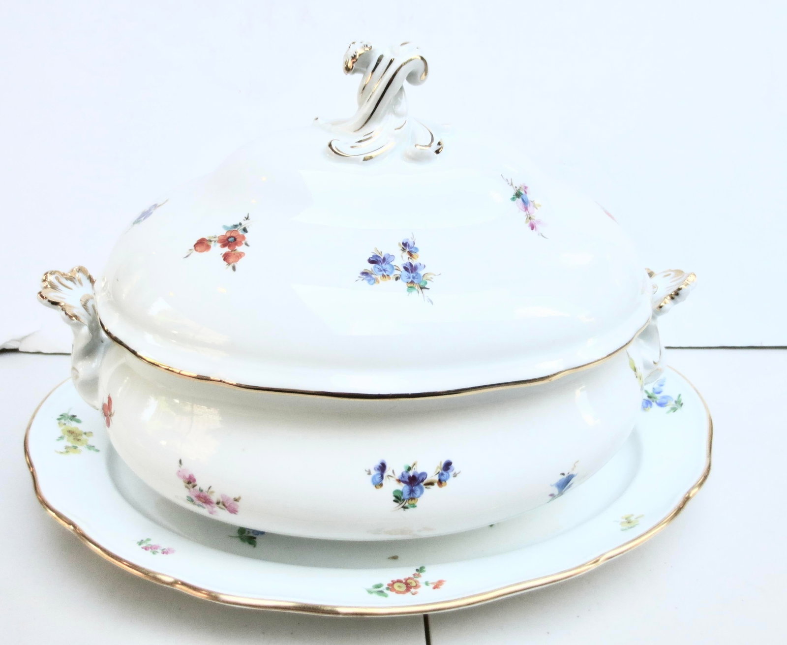 Meissen Tureen Set Scattered Flowers Pattern --2 Pieces - 2