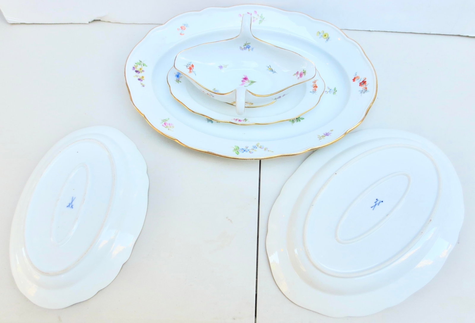 Mid 20th Century Meissen Serving Trays and Sauce Boat- Set of 4 Pieces - 3