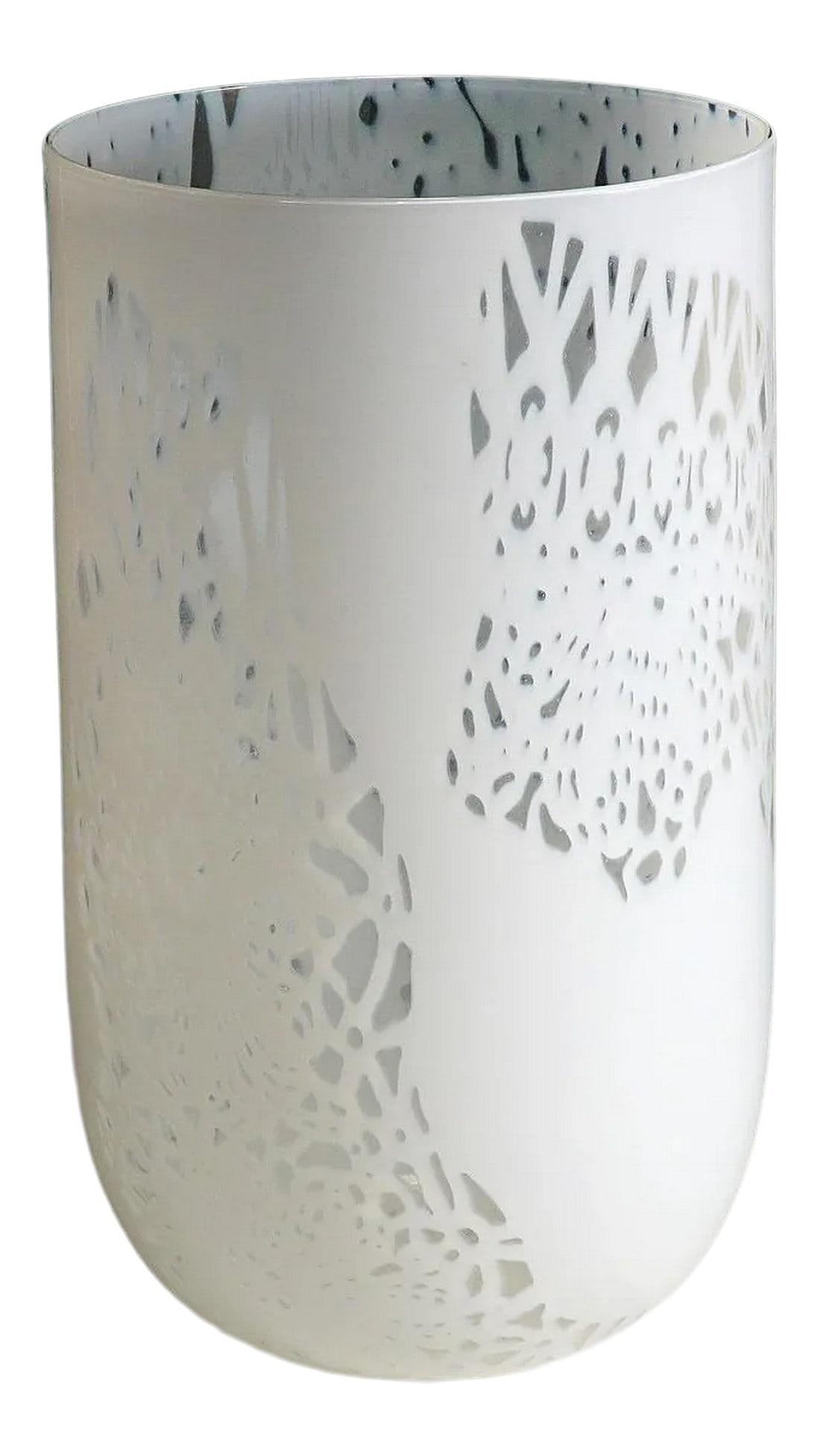 Vase Merletto, Brigitta Carlsson and Ove Thorssen for Venini 1972: Vase Merletto, Brigitta Karlsson and Ove Thorssen for Venini 1972 A large vase of the Merletto series designed by Brigitta Karlsson and Ove Thorssen for Venini ca. 1972. Manufactured in lattimo glass