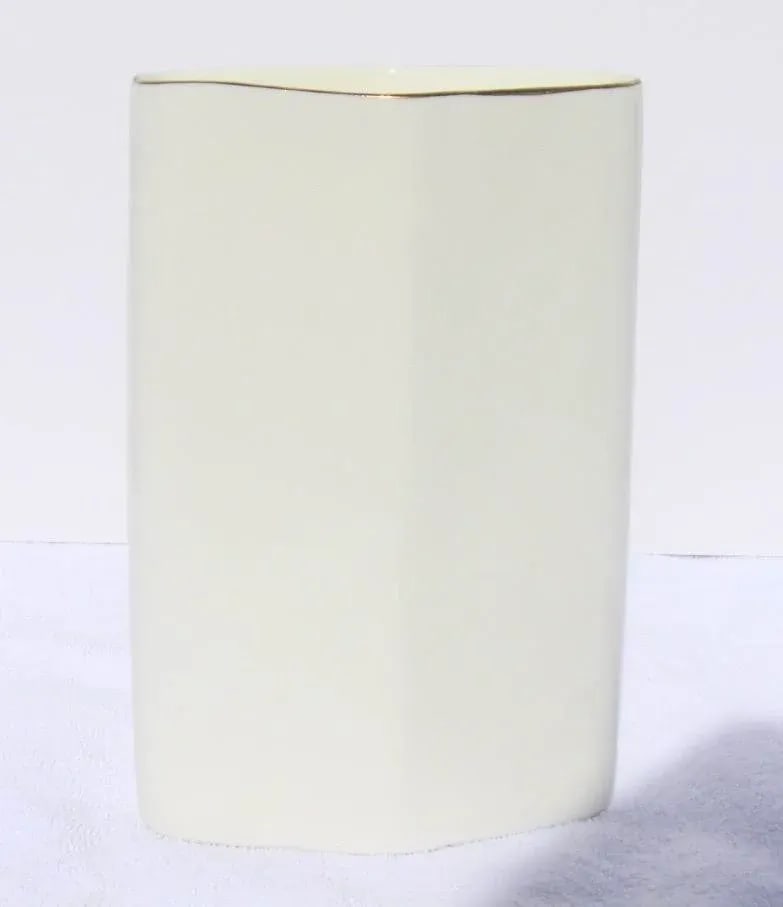 Mid-Century Japanese Porcelain Vase - 4