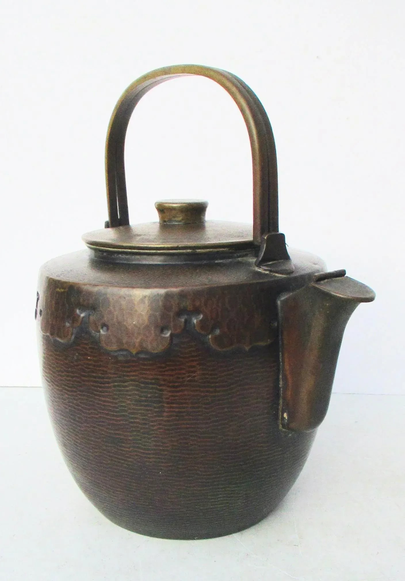 1940s Japanese Hammered Copper Tea Pot - 3