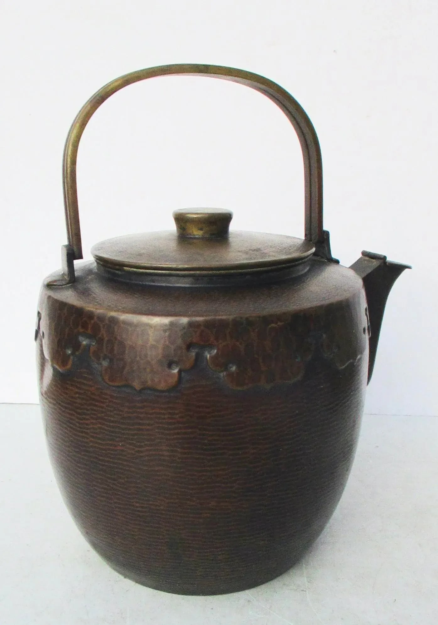 1940s Japanese Hammered Copper Tea Pot - 4