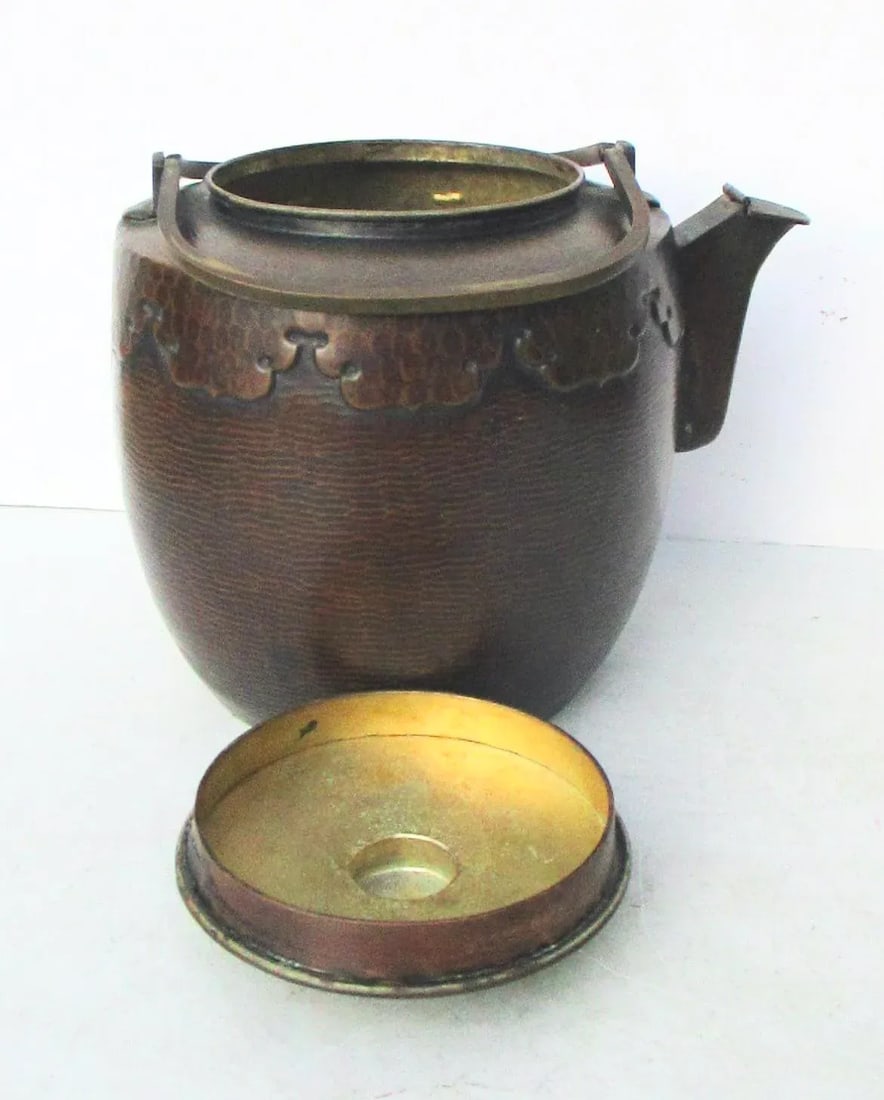 1940s Japanese Hammered Copper Tea Pot - 5