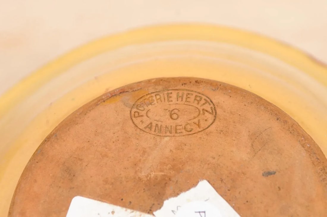 French 19th Century Bowl from the Poterie Hertz of Annecy, with Yellow Glaze - 3