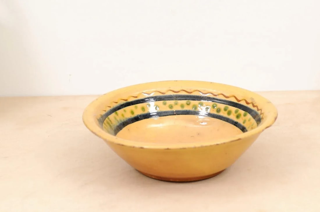 French 19th Century Bowl from the Poterie Hertz of Annecy, with Yellow Glaze - 8