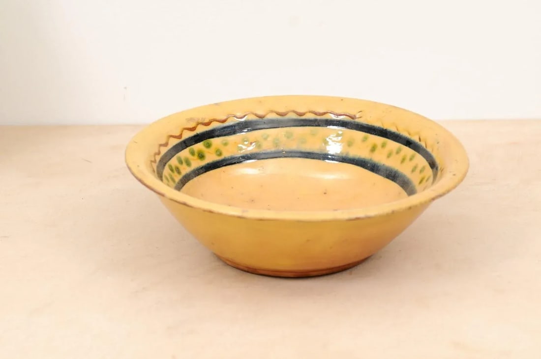 French 19th Century Bowl from the Poterie Hertz of Annecy, with Yellow Glaze - 9