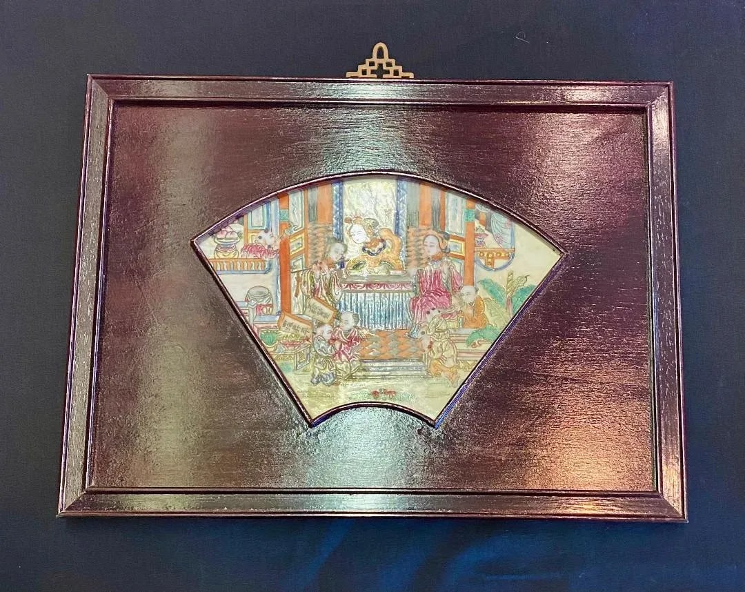 Rose Medalion Framed Panels a Pair - 4