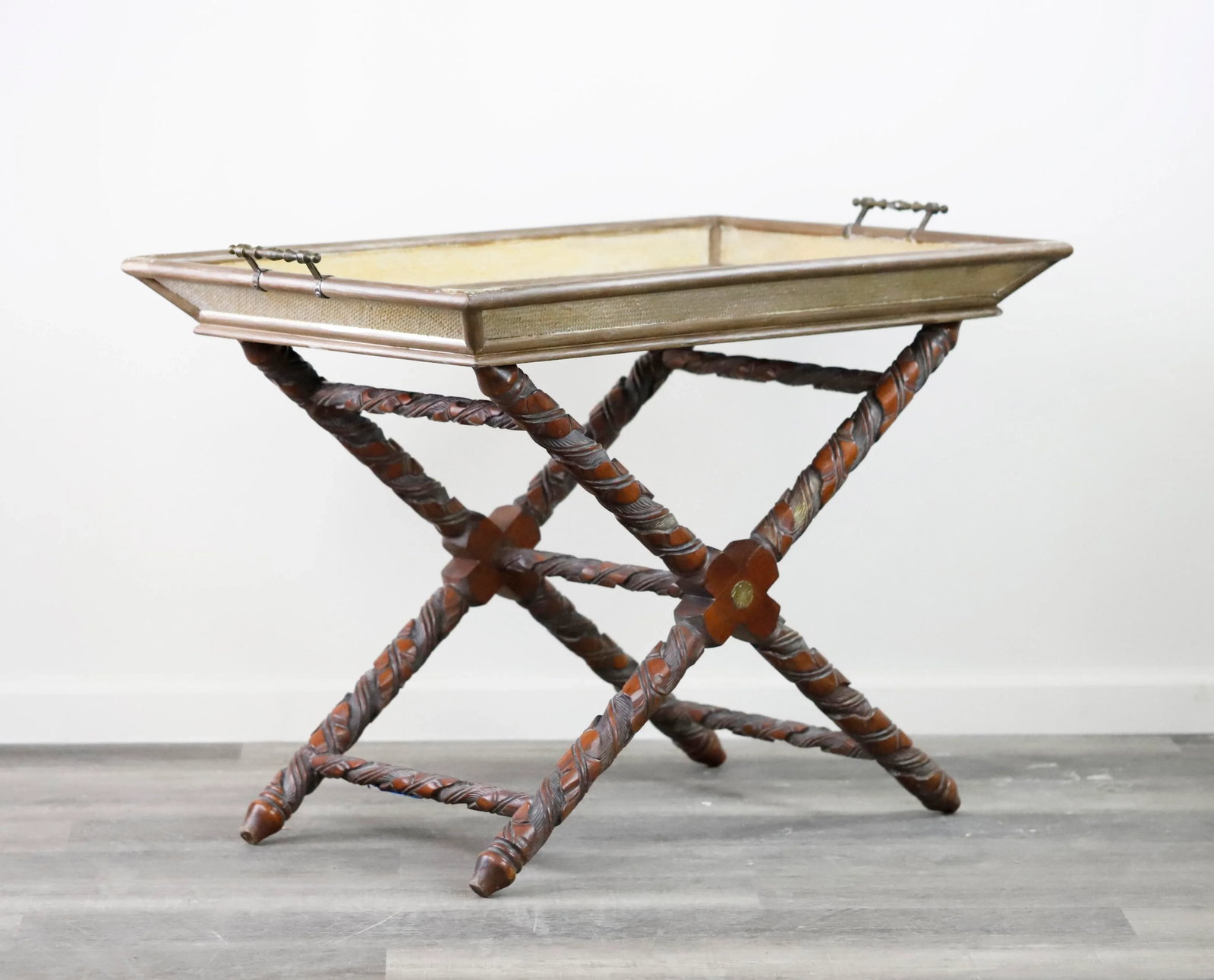 Vintage Exquisite Tray Side Table, White and Gold Lacquered Straw Tray Table Top, - 10