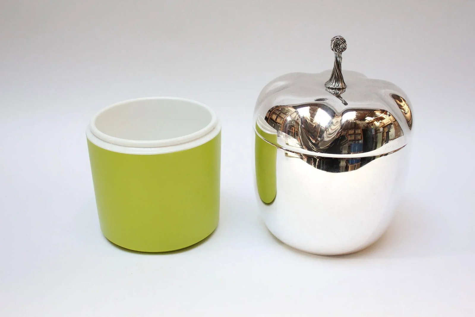 Italian Modernist Silver-Plated "Pepper" Ice Bucket With Neon Green Interior - 2