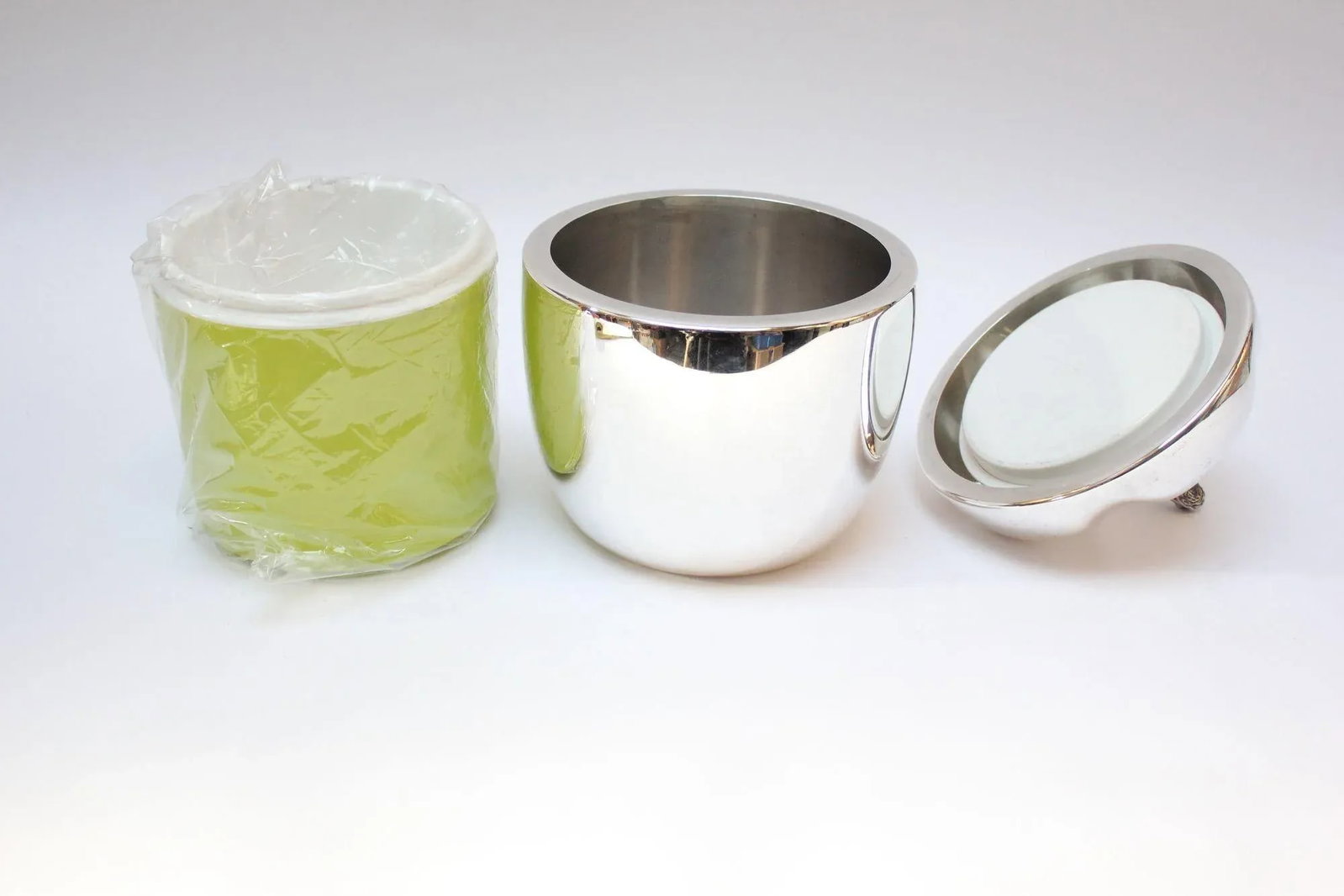 Italian Modernist Silver-Plated "Pepper" Ice Bucket With Neon Green Interior - 3