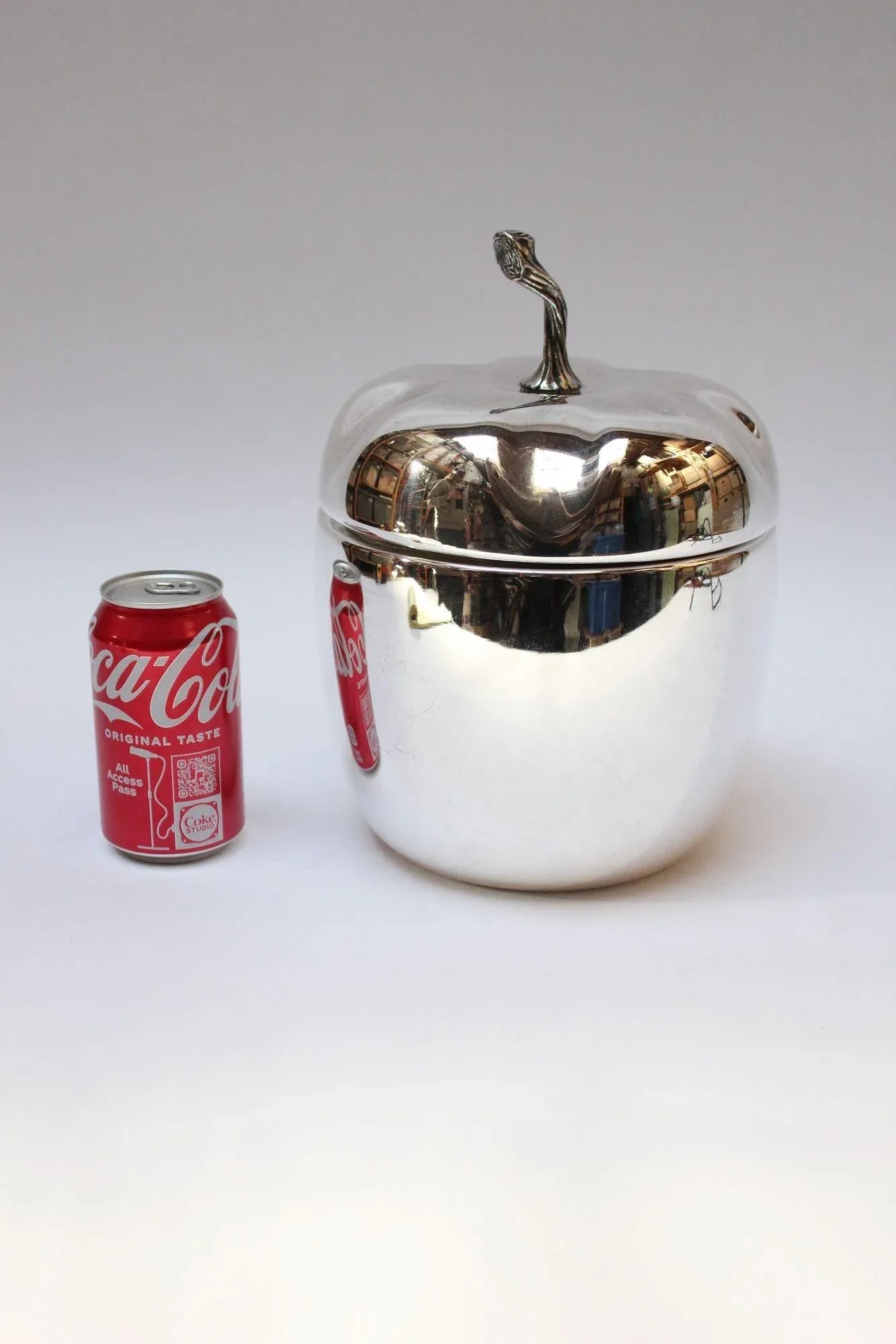 Italian Modernist Silver-Plated "Pepper" Ice Bucket With Neon Green Interior - 5