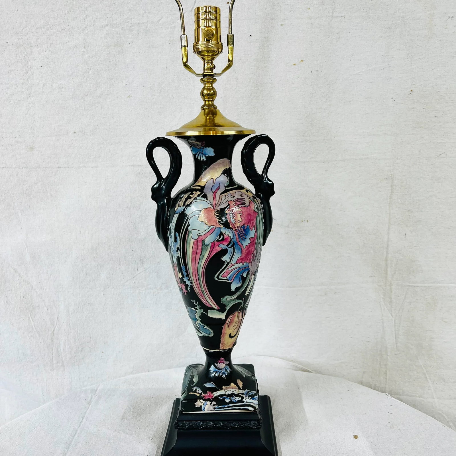 Chinoiserie Style Lamp by Heyward House - 6