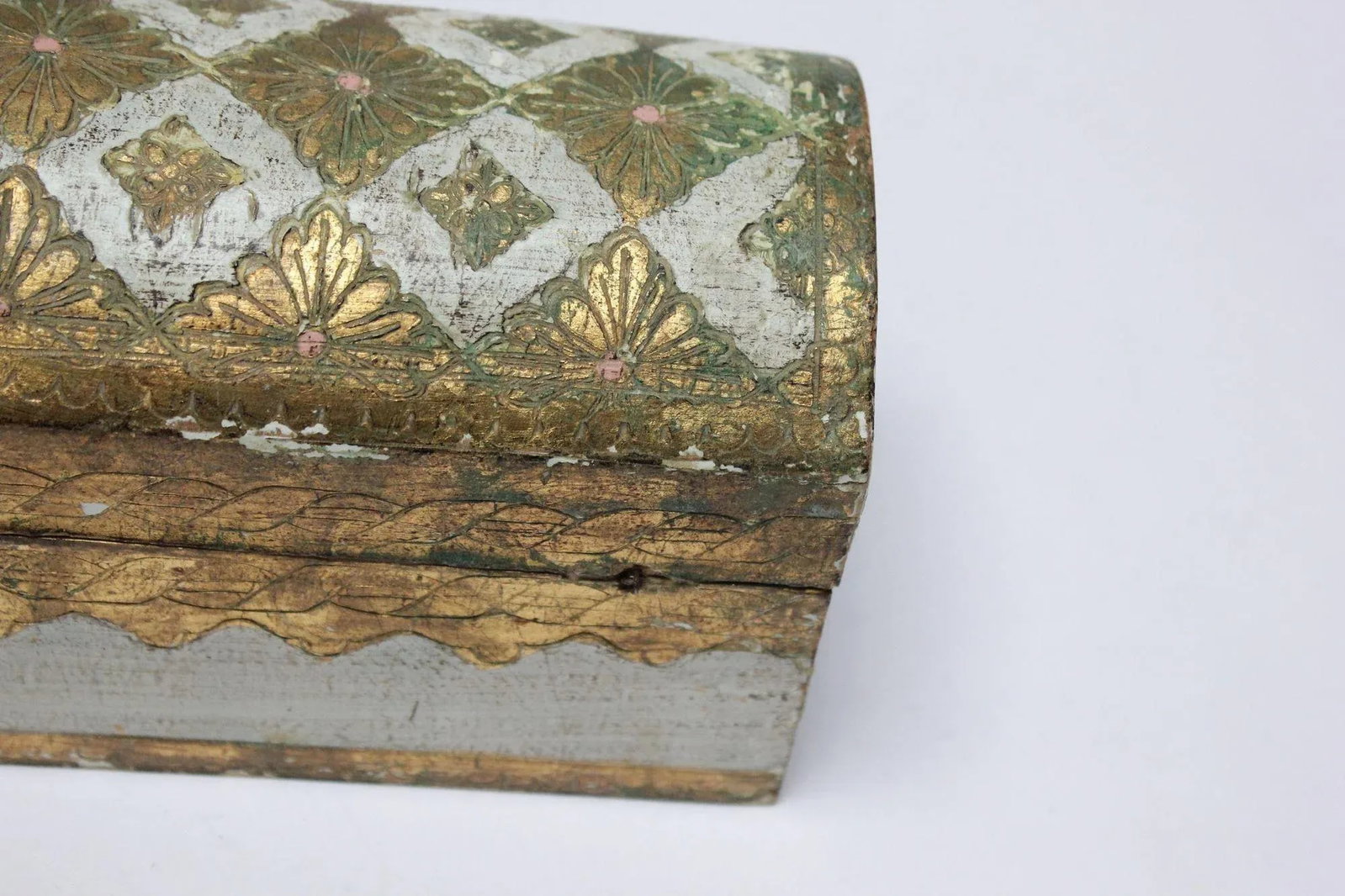 Vintage Italian Florentine Gilt-Wood Domed Box - 11