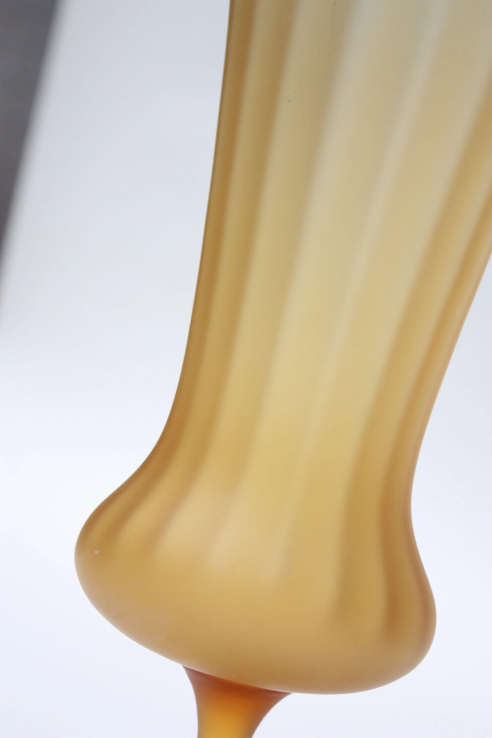 Vintage Italian Honey Amber Frosted Glass Vase - 3