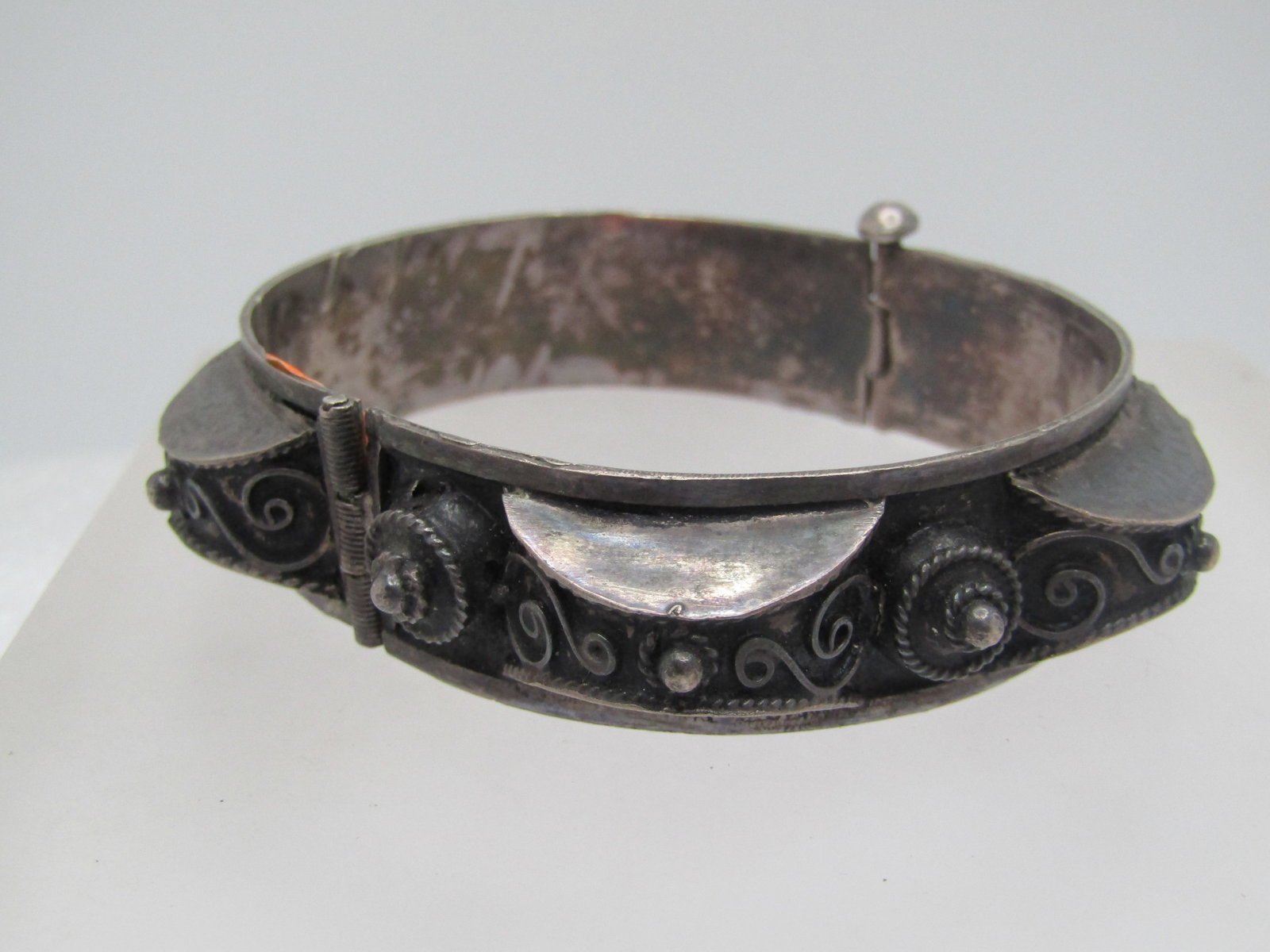 Vintage Sterling Mid Eastern Hinged Bracelet, Pin Clasp, Pre-Mid-Century, 7", Unisex (1 of 10)