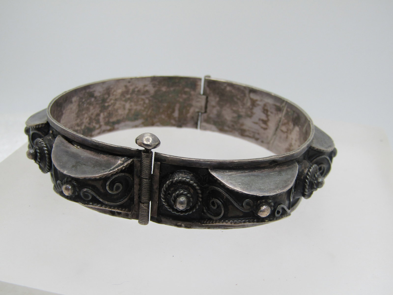 Vintage Sterling Mid Eastern Hinged Bracelet, Pin Clasp, Pre-Mid-Century, 7", Unisex - 3