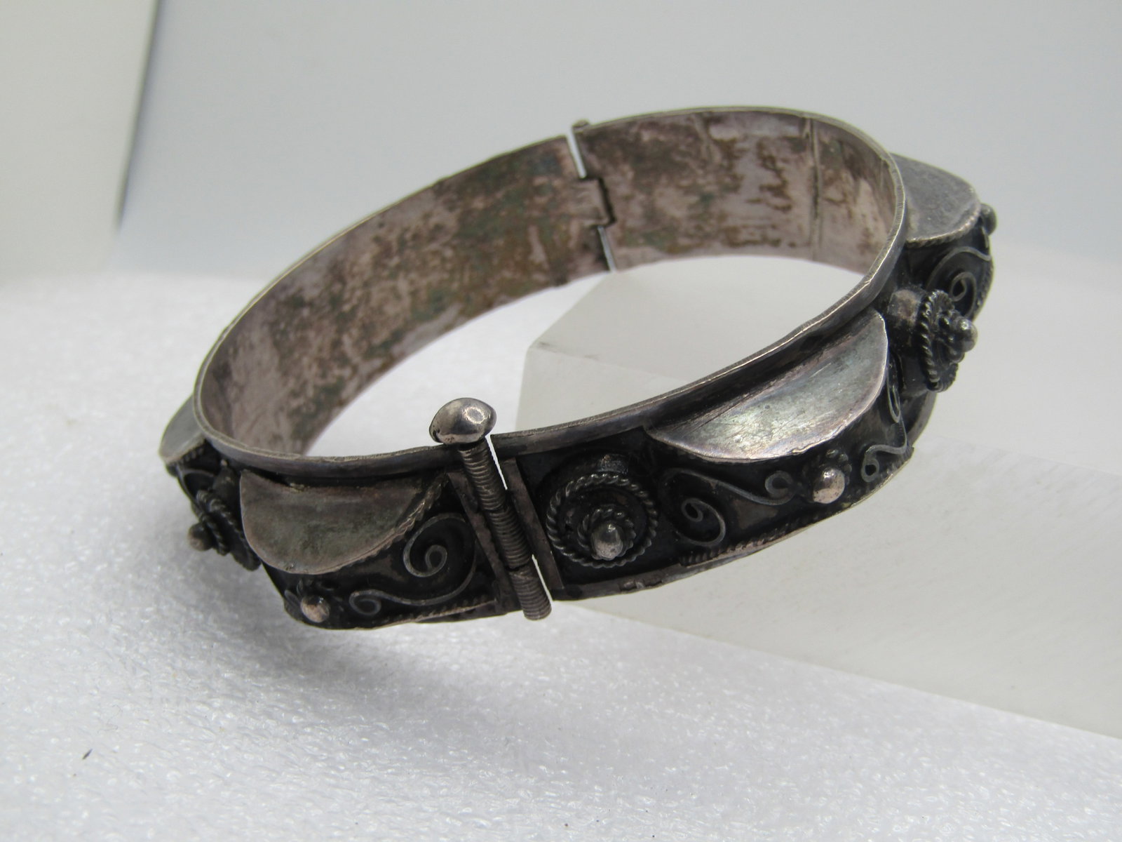 Vintage Sterling Mid Eastern Hinged Bracelet, Pin Clasp, Pre-Mid-Century, 7", Unisex - 4