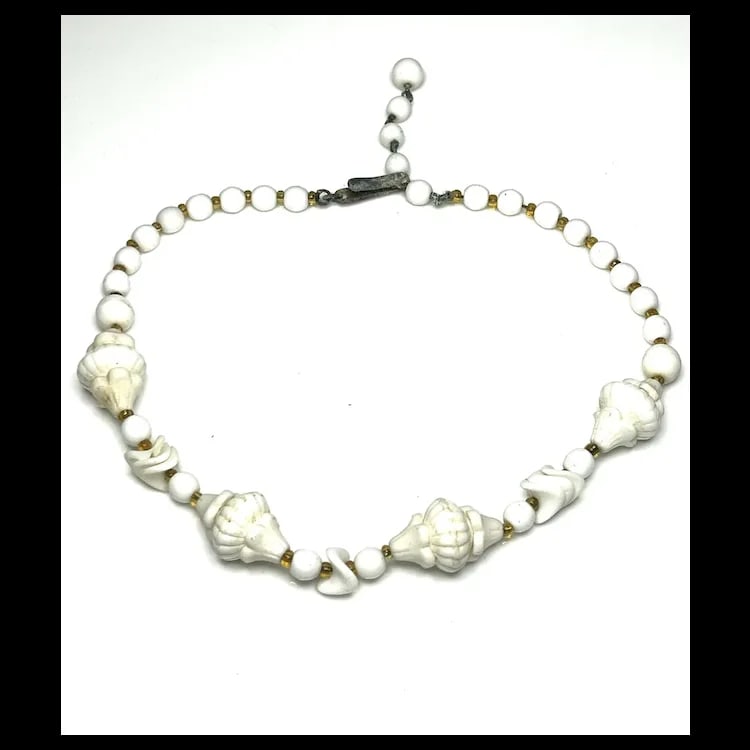 Vintage Milk Glass Beaded Hand Strung Necklace - 2