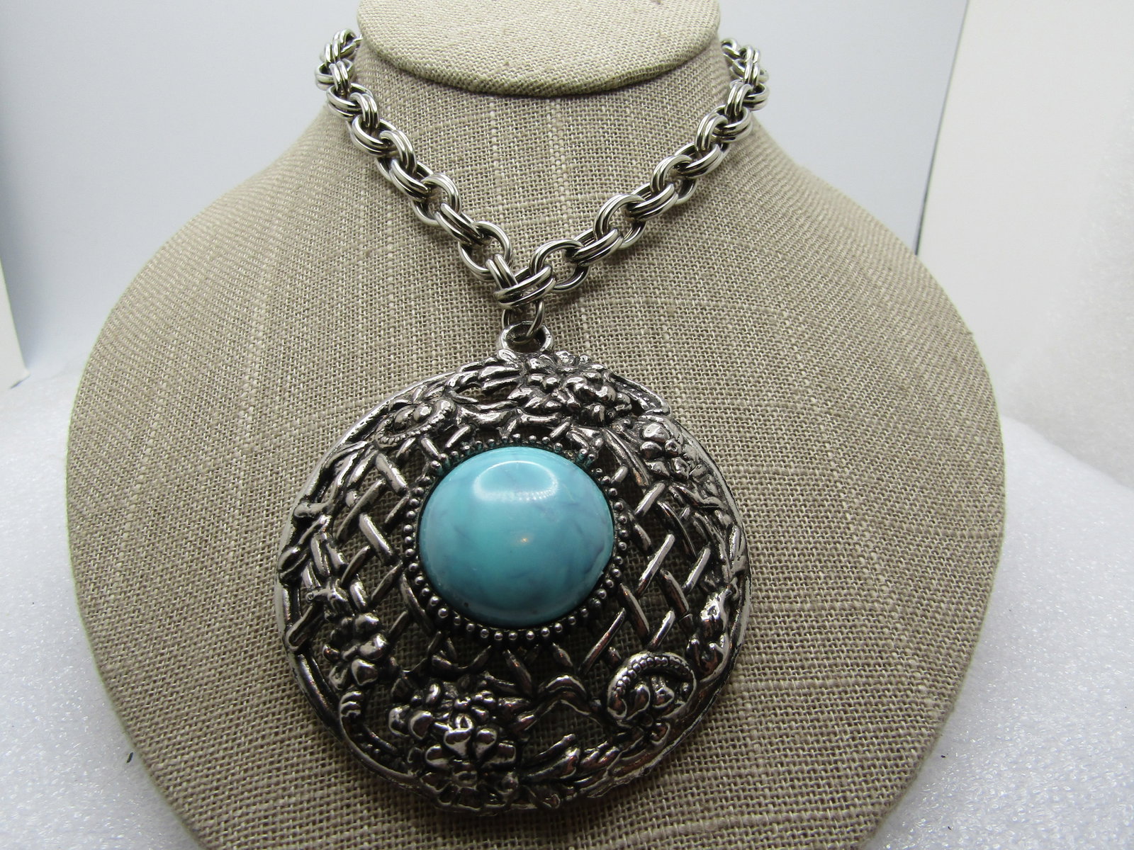 Vintage Faux Turquoise Medallion Necklace, 16"-19" Chunky, 1970's-1980's: Title: Vintage Faux Turquoise Medallion Necklace, 16"-19" Chunky, 1970's-1980's Description: Vintage Faux Turquoise Medallion Necklace, 16"-19" Chunky, 1970's-1980's. The chain is a double link that