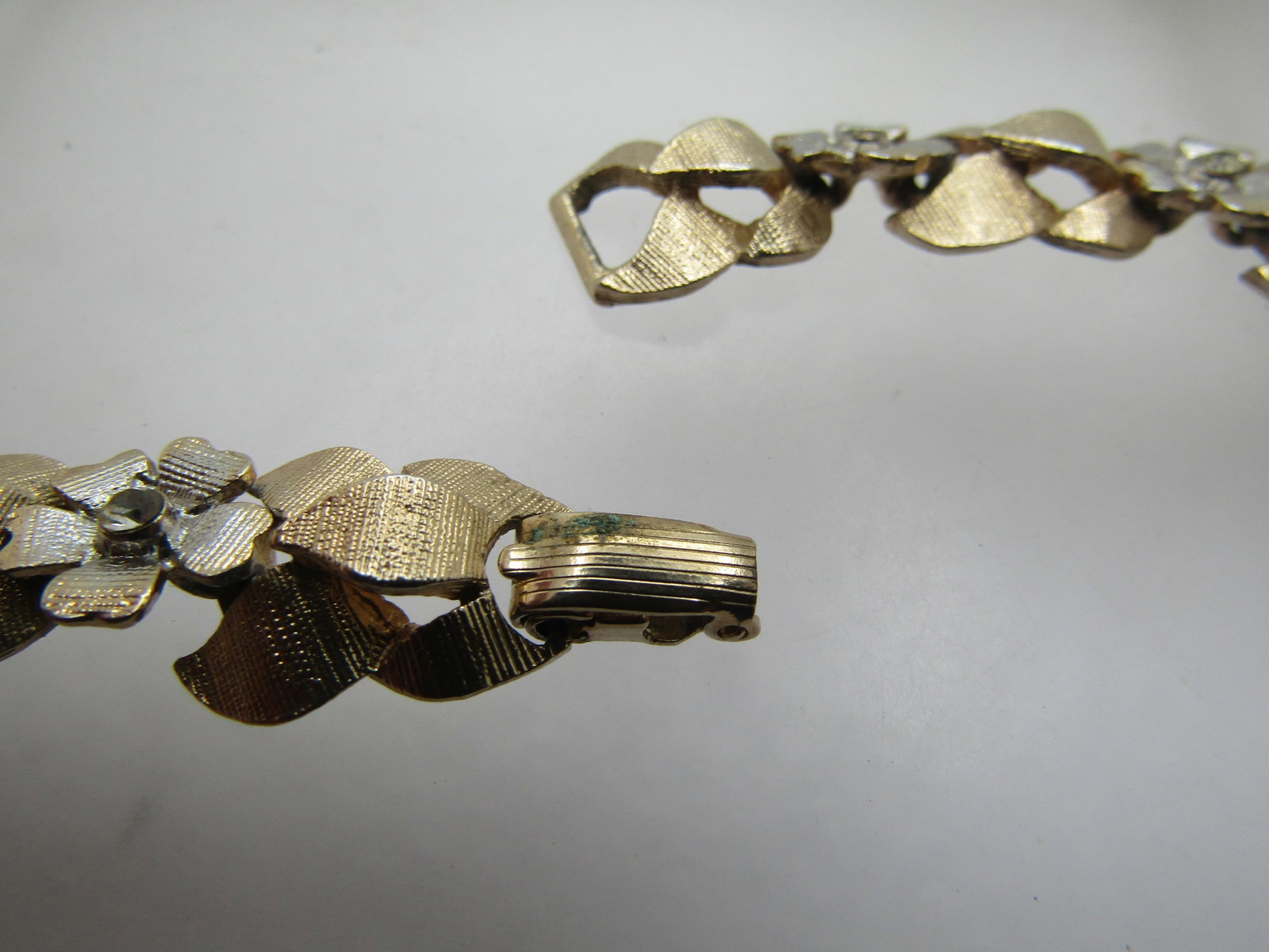 Vintage Two-Tone Floral & Leaf Necklace, 1970's-1980's. 15.5" - 4