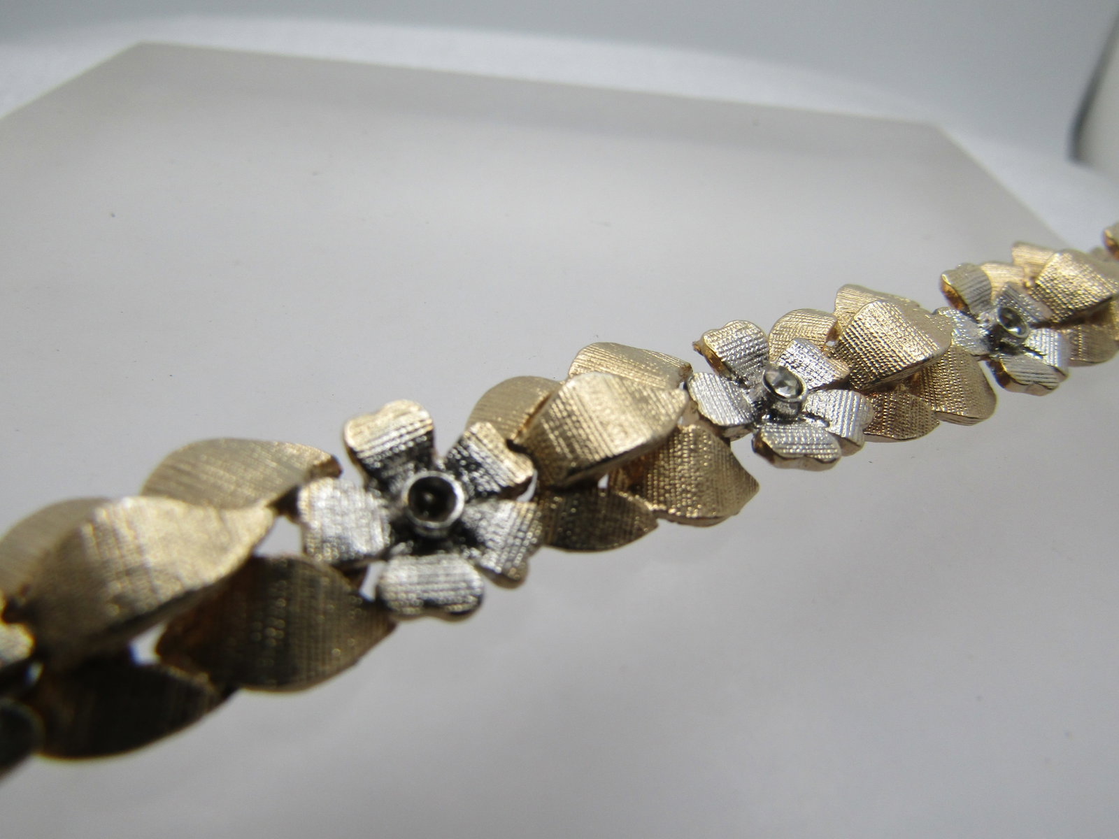 Vintage Two-Tone Floral & Leaf Necklace, 1970's-1980's. 15.5" - 5
