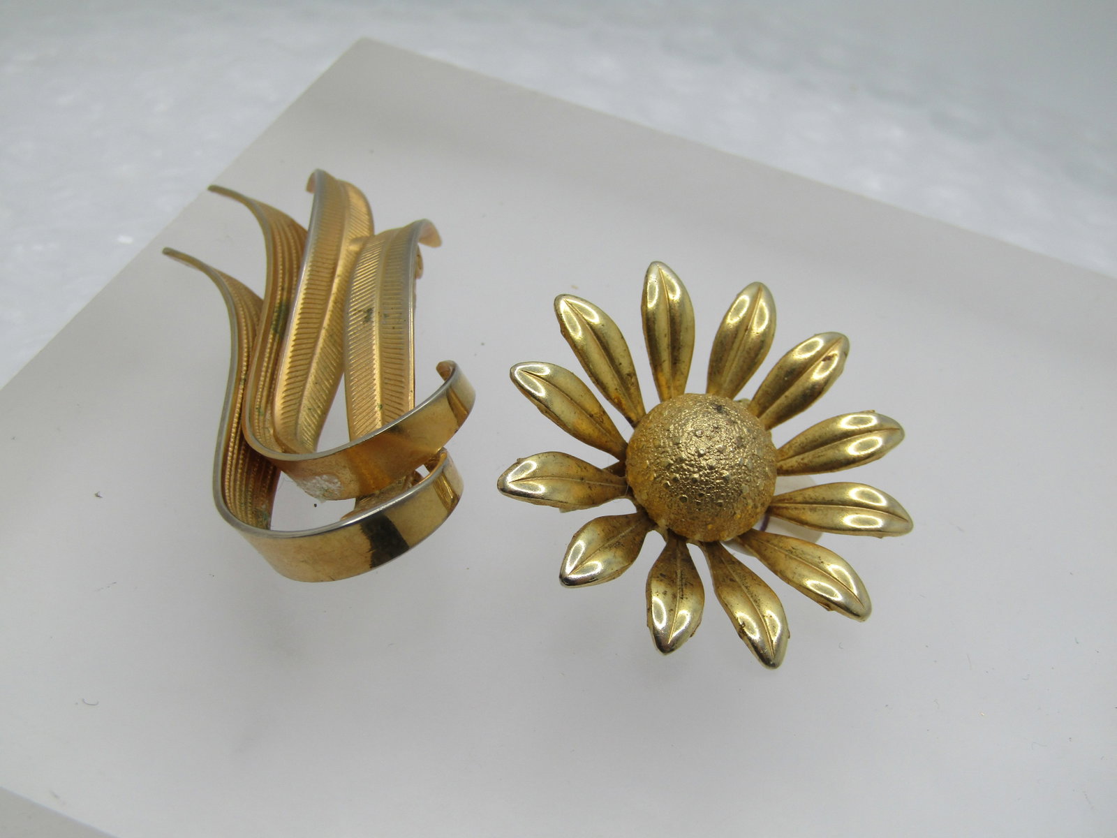 Vintage Daisy & Leaves Brooches, 1960's - 4
