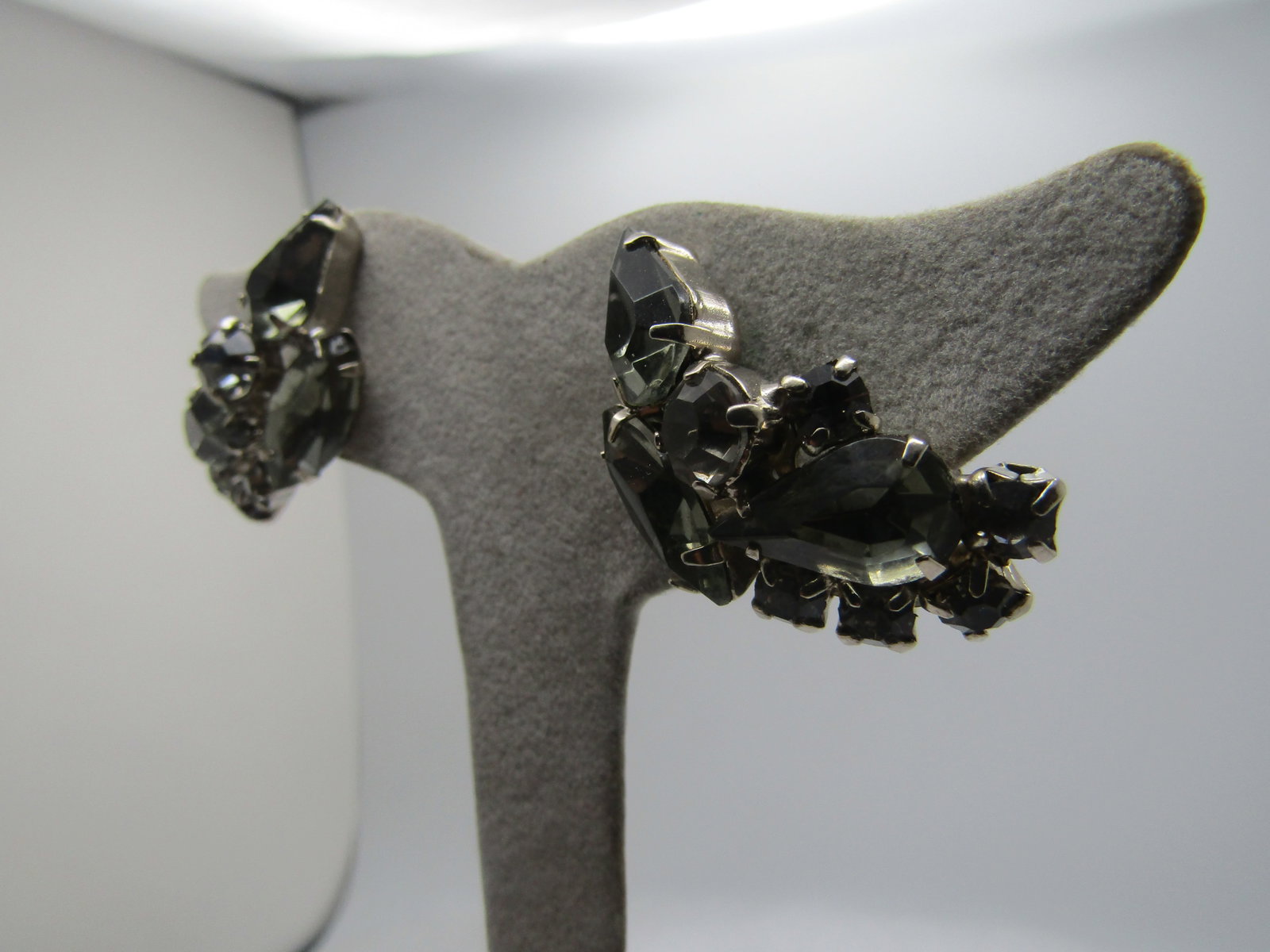 Vintage Smoky Rhinestone Clip Earrings, 1940's-1960's - 3
